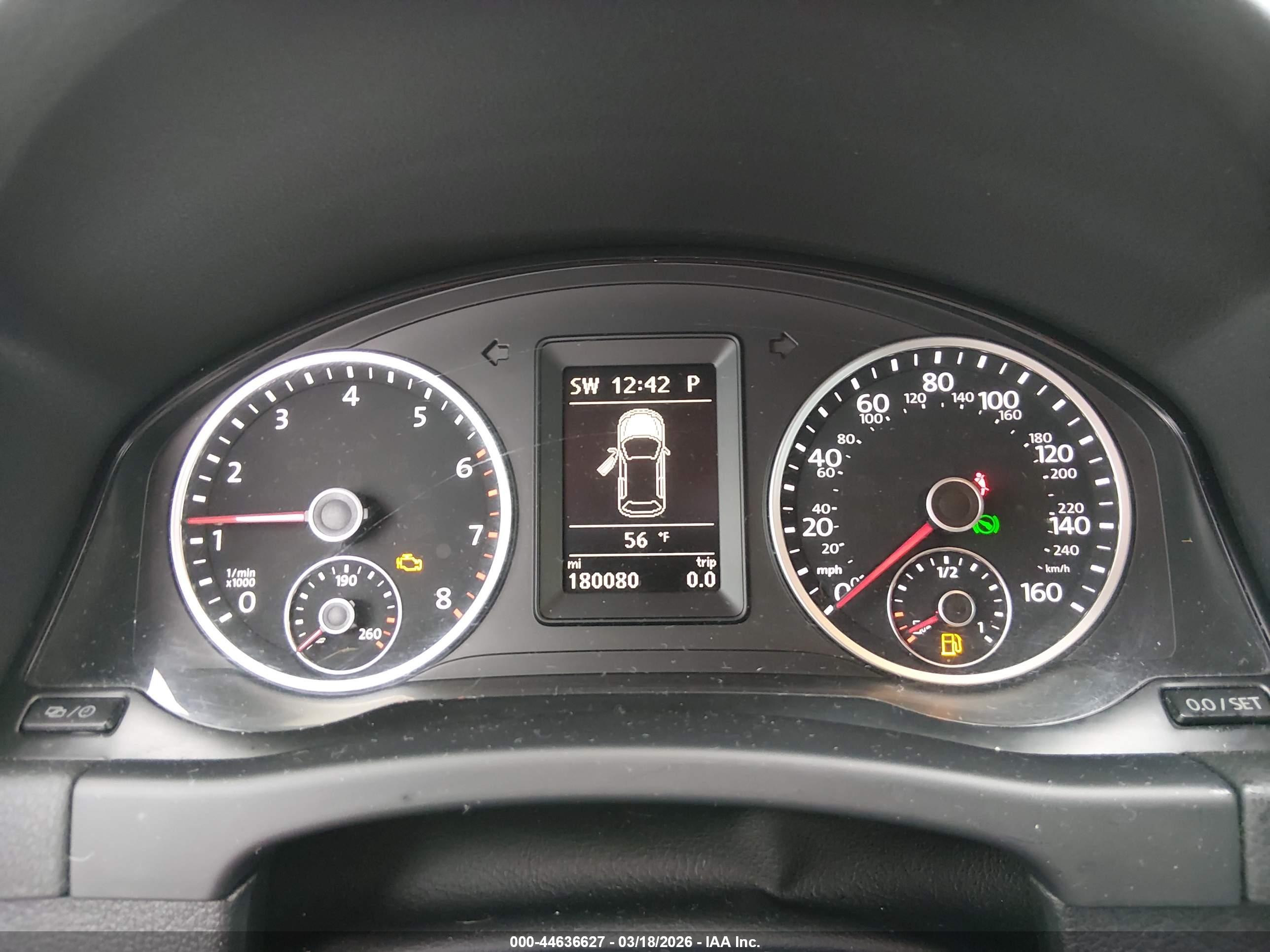 VOLKSWAGEN TIGUAN image 7