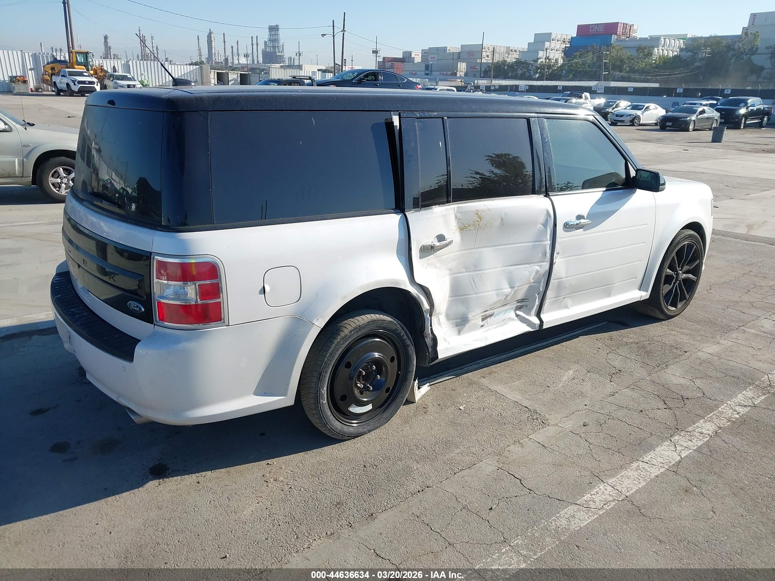 FORD FLEX image 4