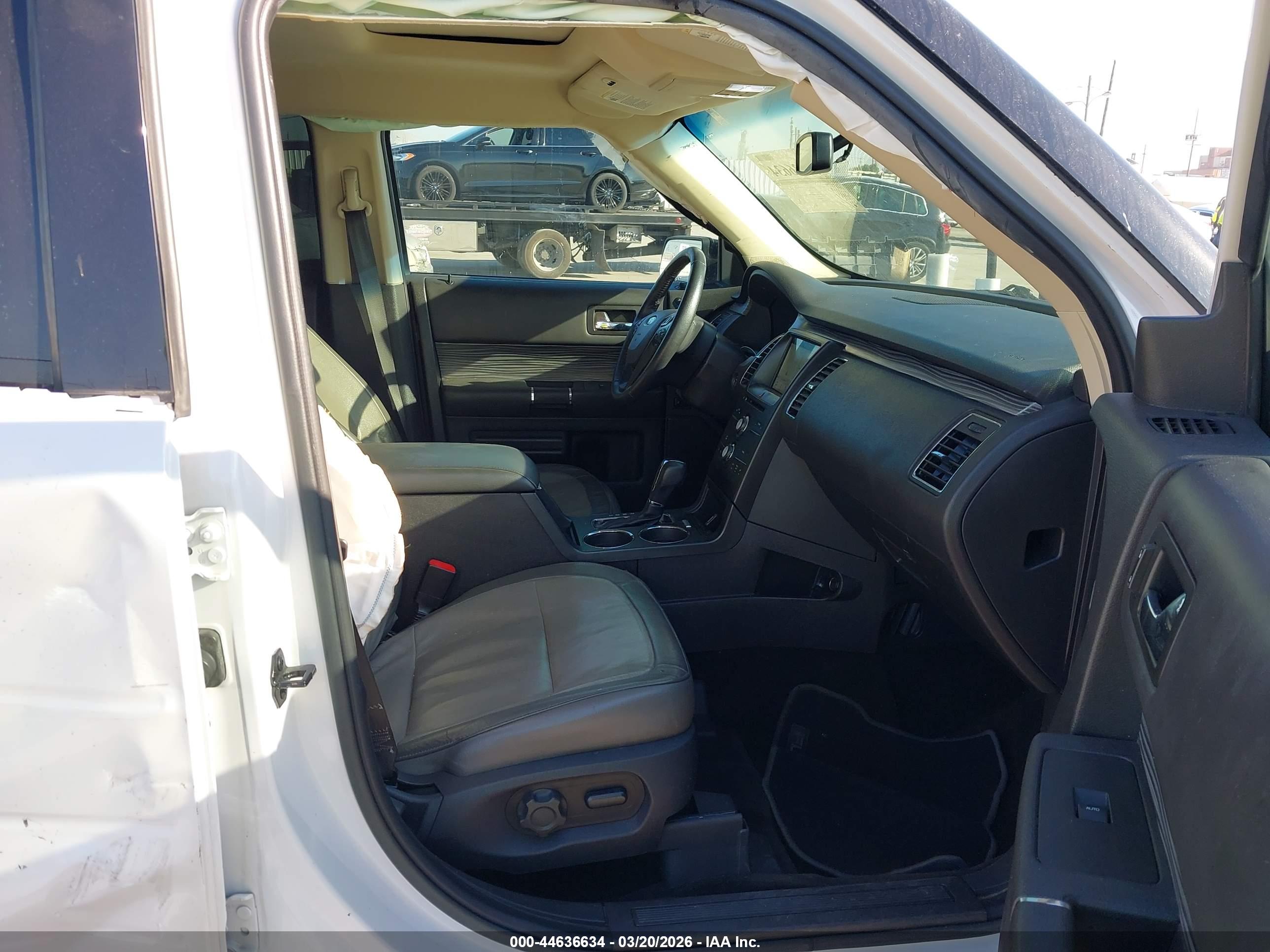 FORD FLEX image 5