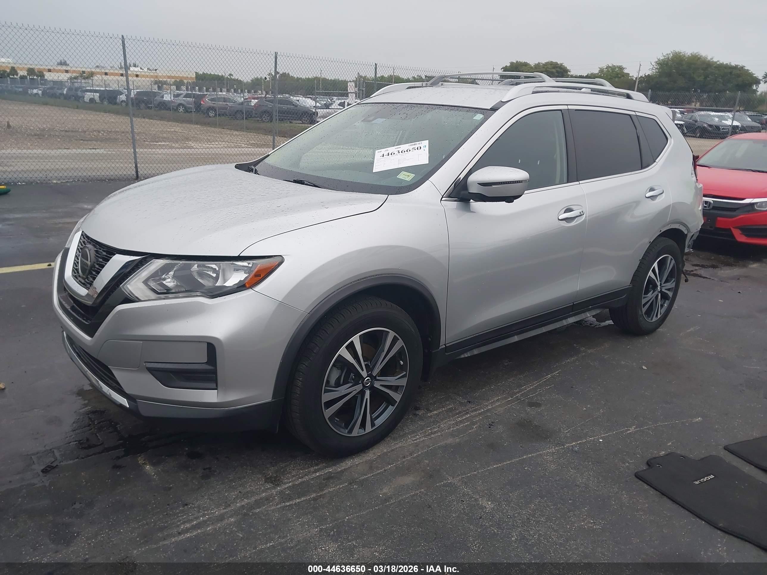 NISSAN ROGUE image 2