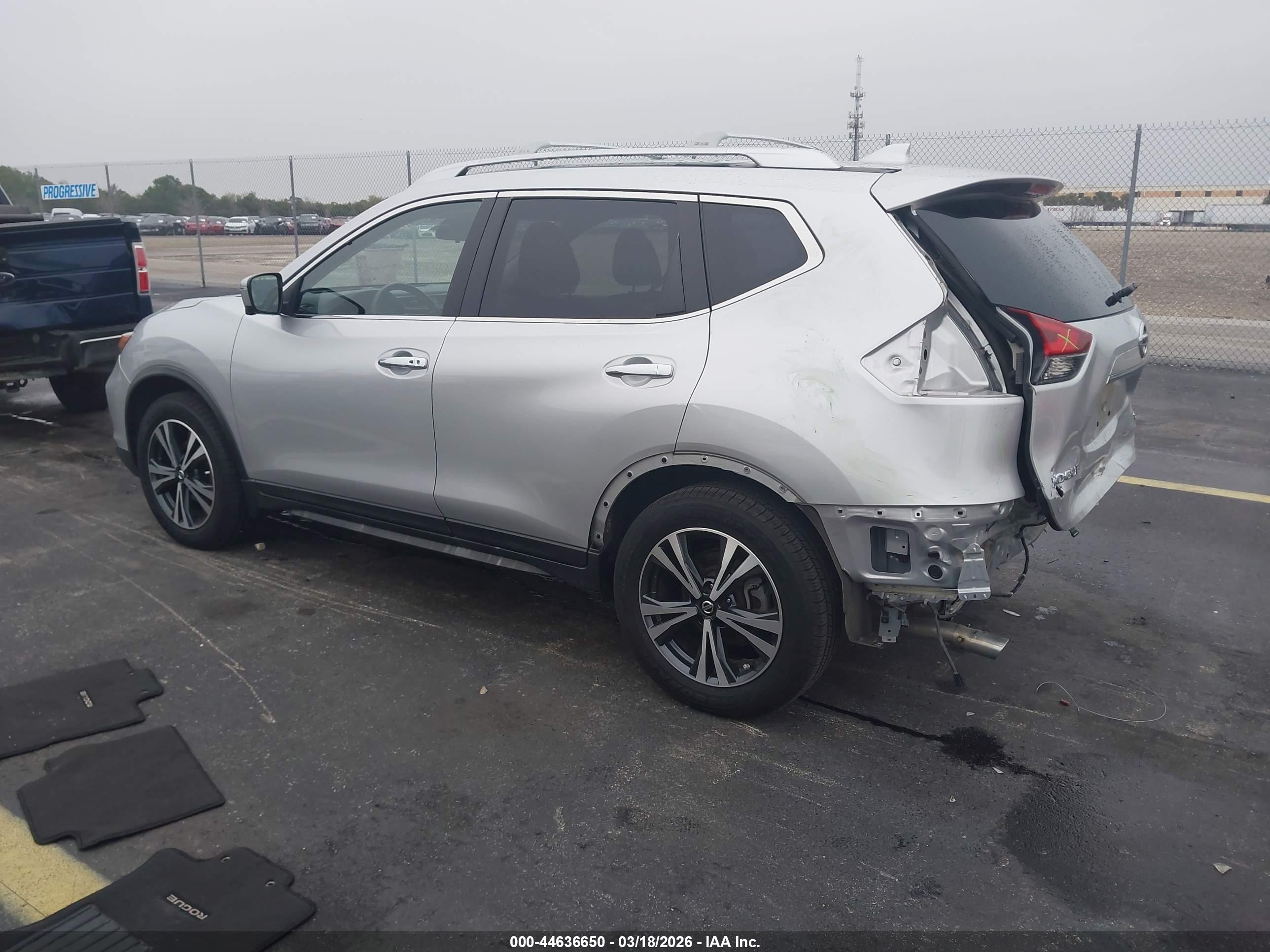 NISSAN ROGUE image 3