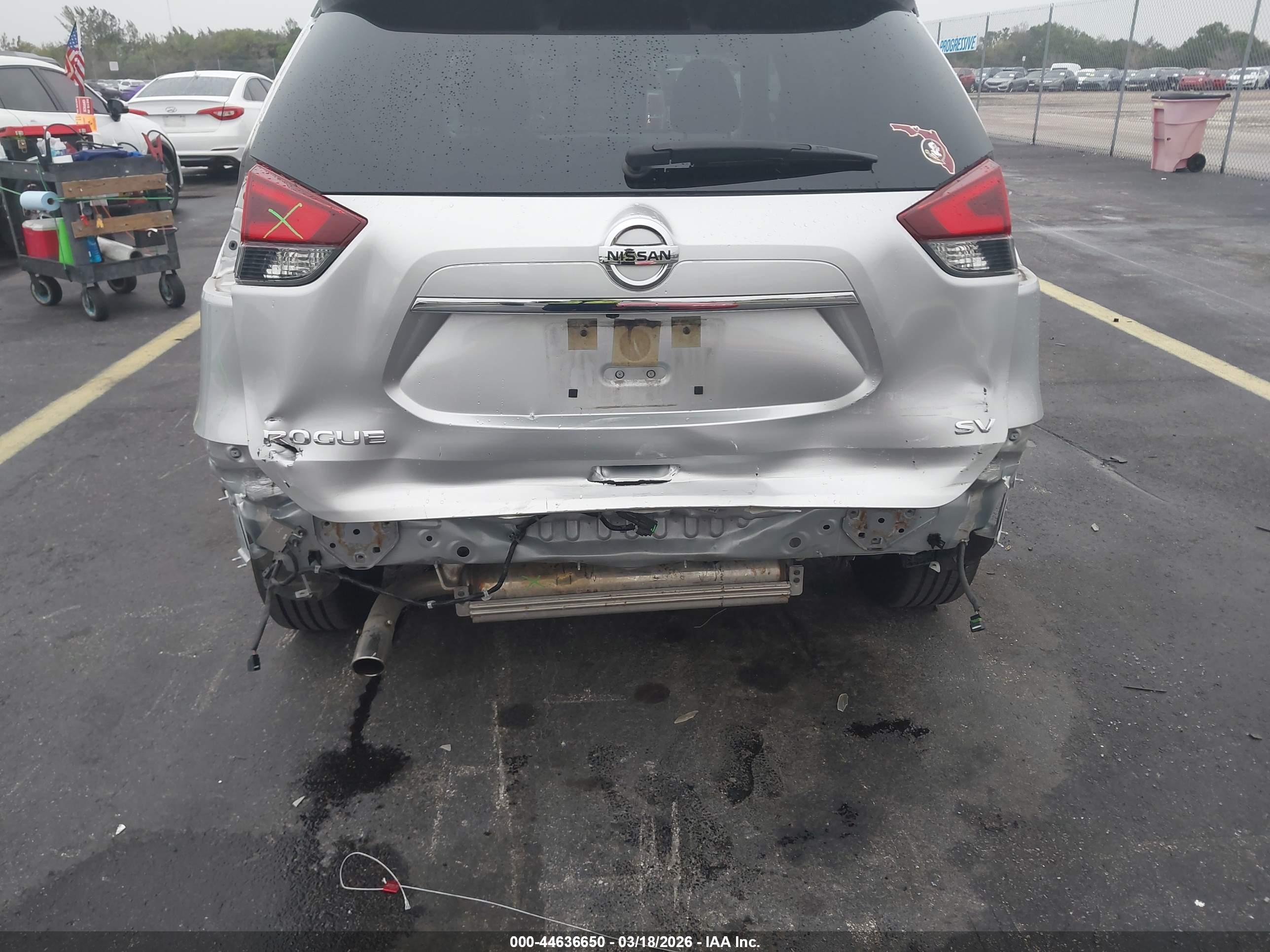 NISSAN ROGUE image 6