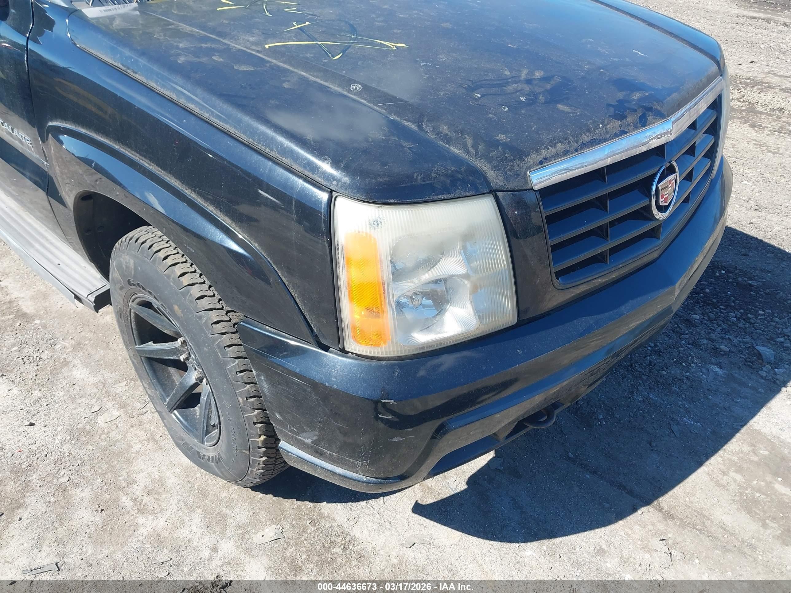 CADILLAC ESCALADE image 6