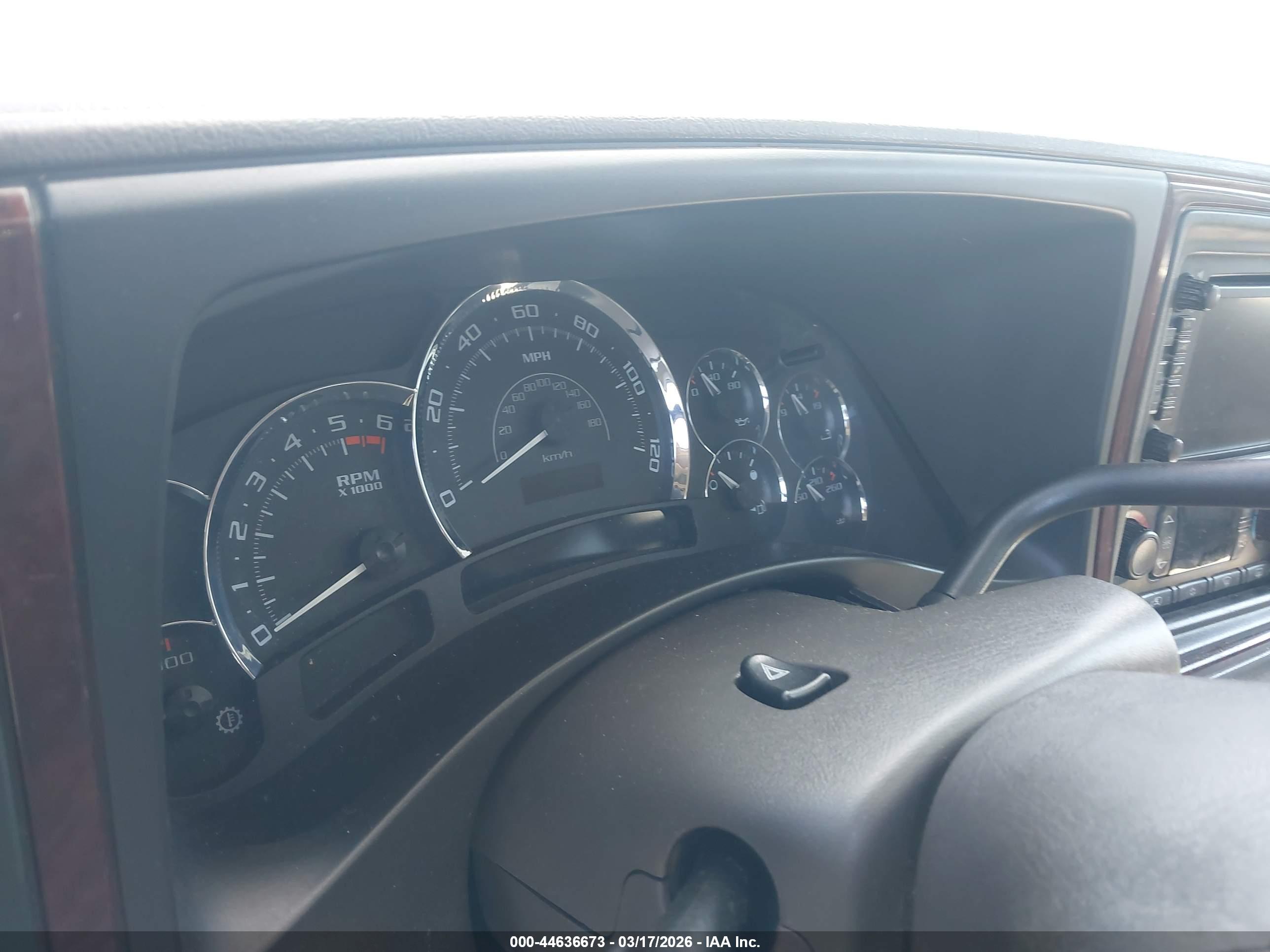 CADILLAC ESCALADE image 7