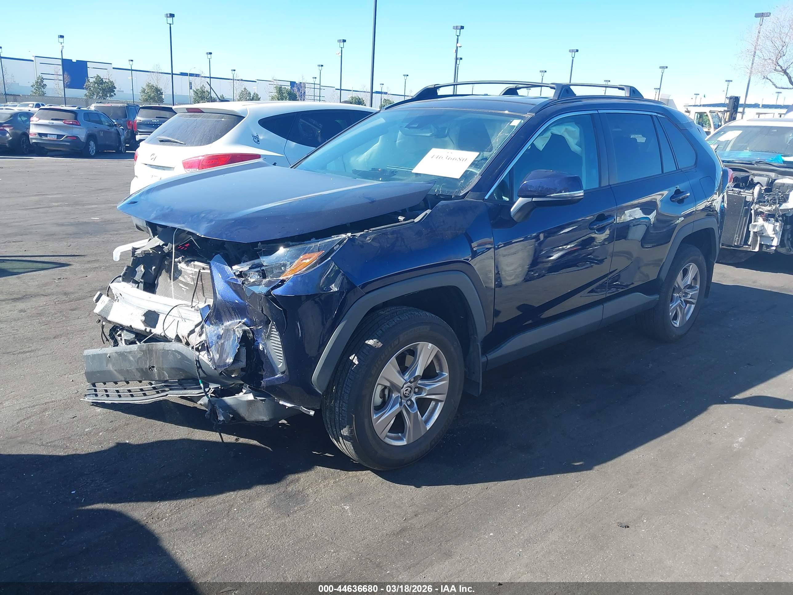 TOYOTA RAV4 image 2