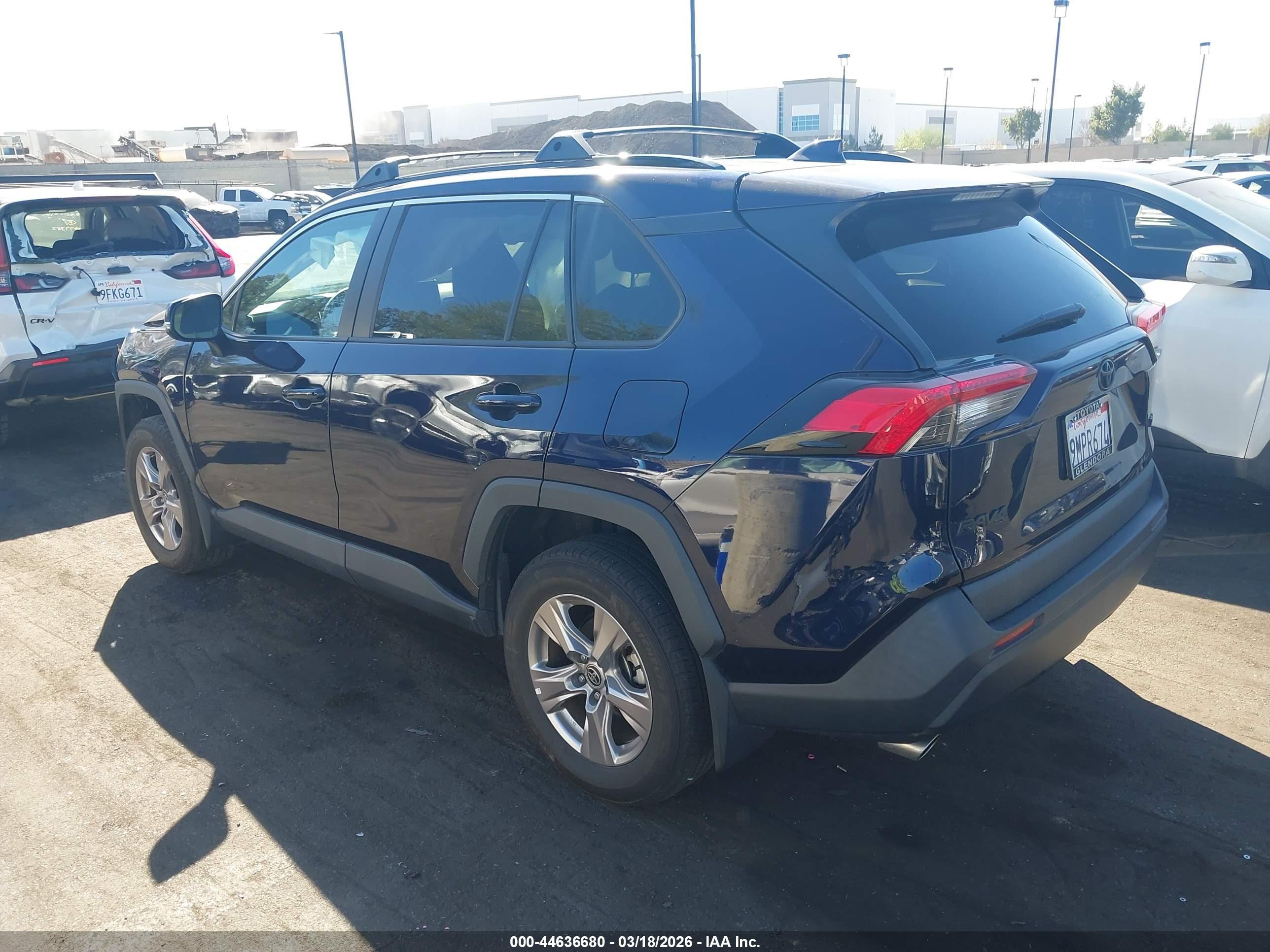 TOYOTA RAV4 image 3
