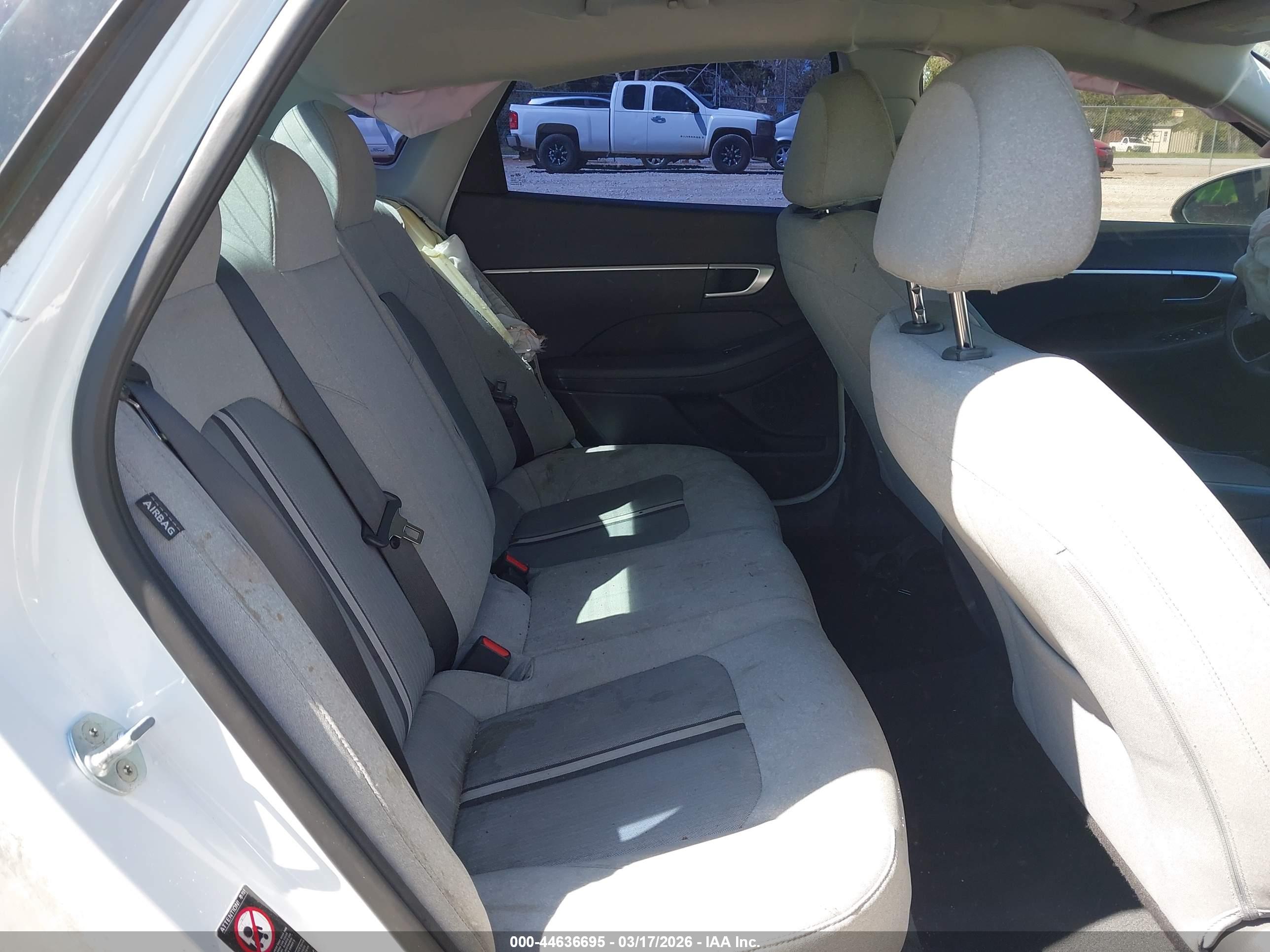 HYUNDAI SONATA image 8