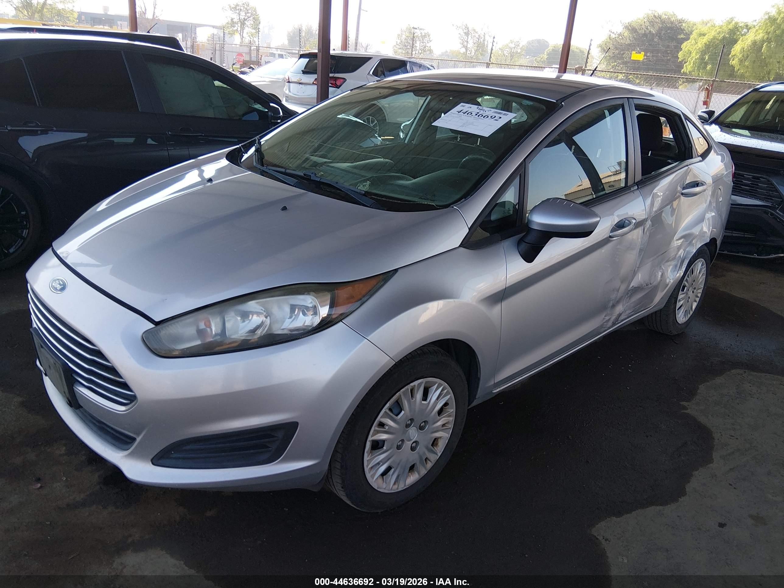 FORD FIESTA image 2