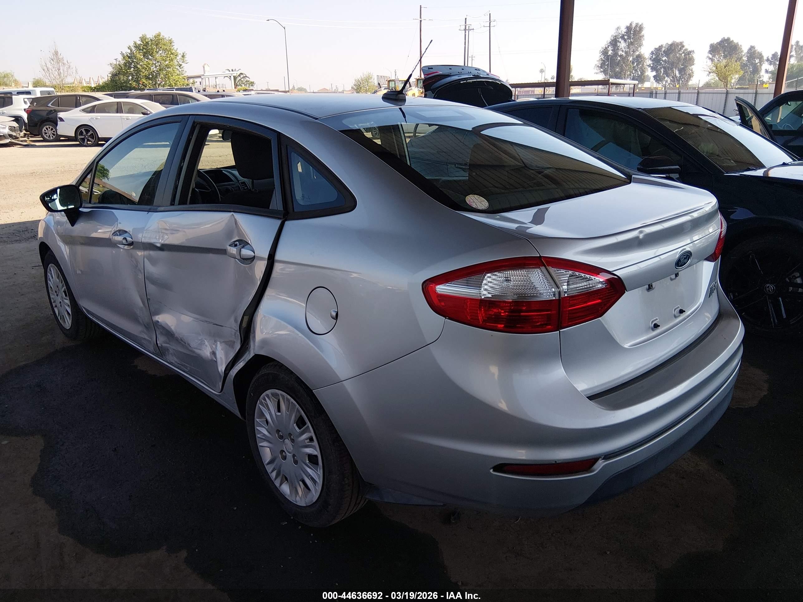 FORD FIESTA image 3