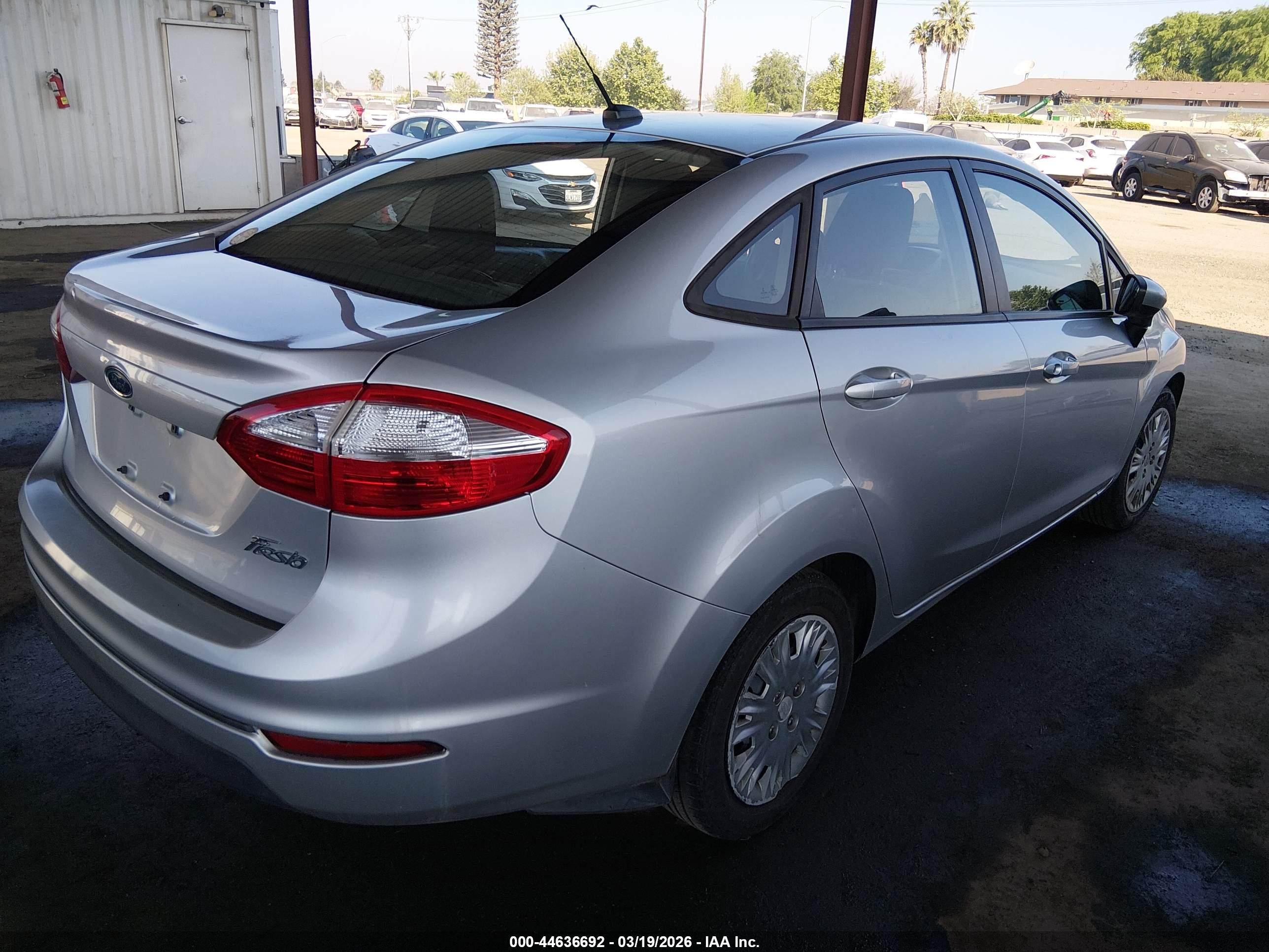 FORD FIESTA image 4
