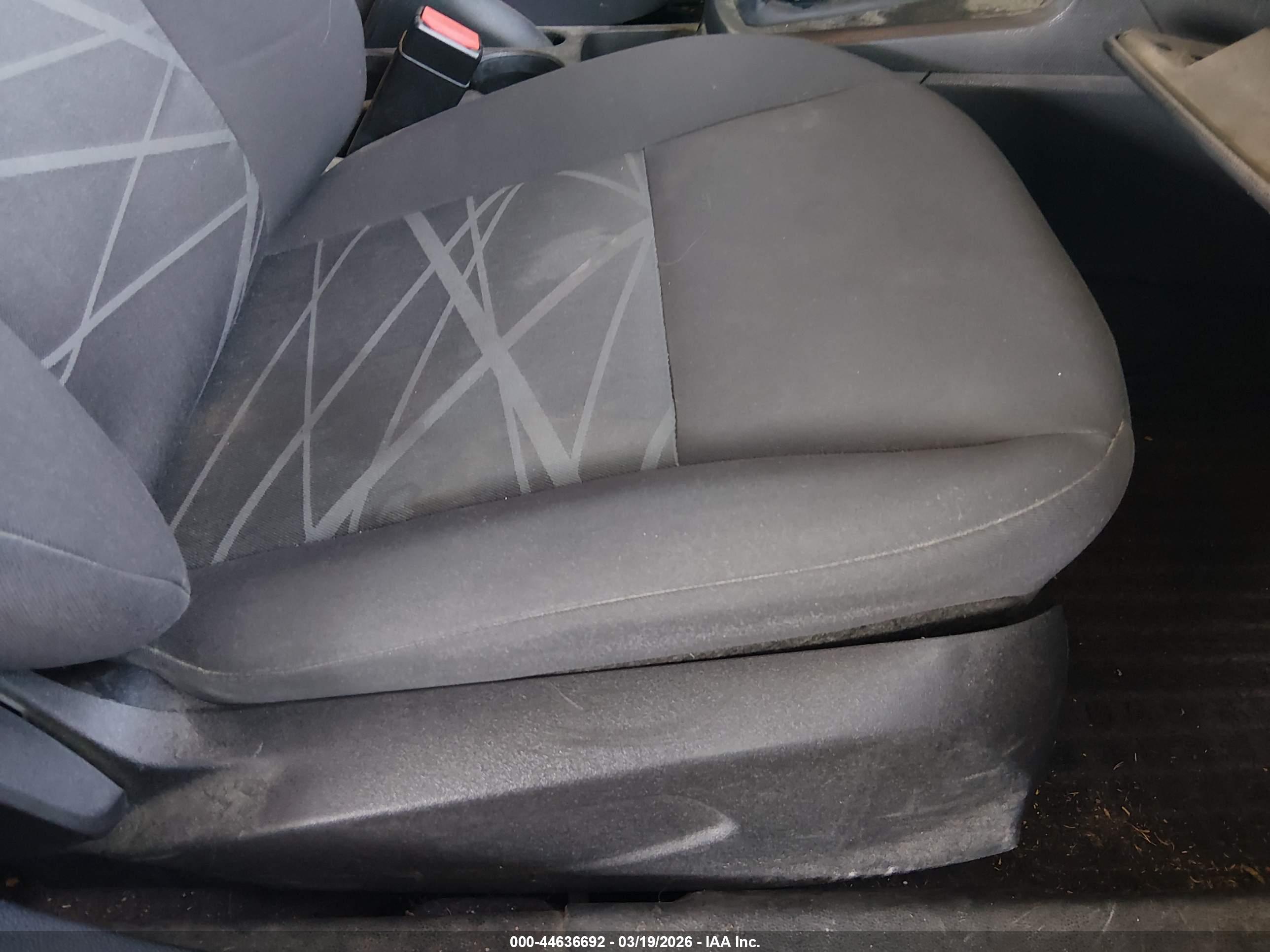 FORD FIESTA image 8