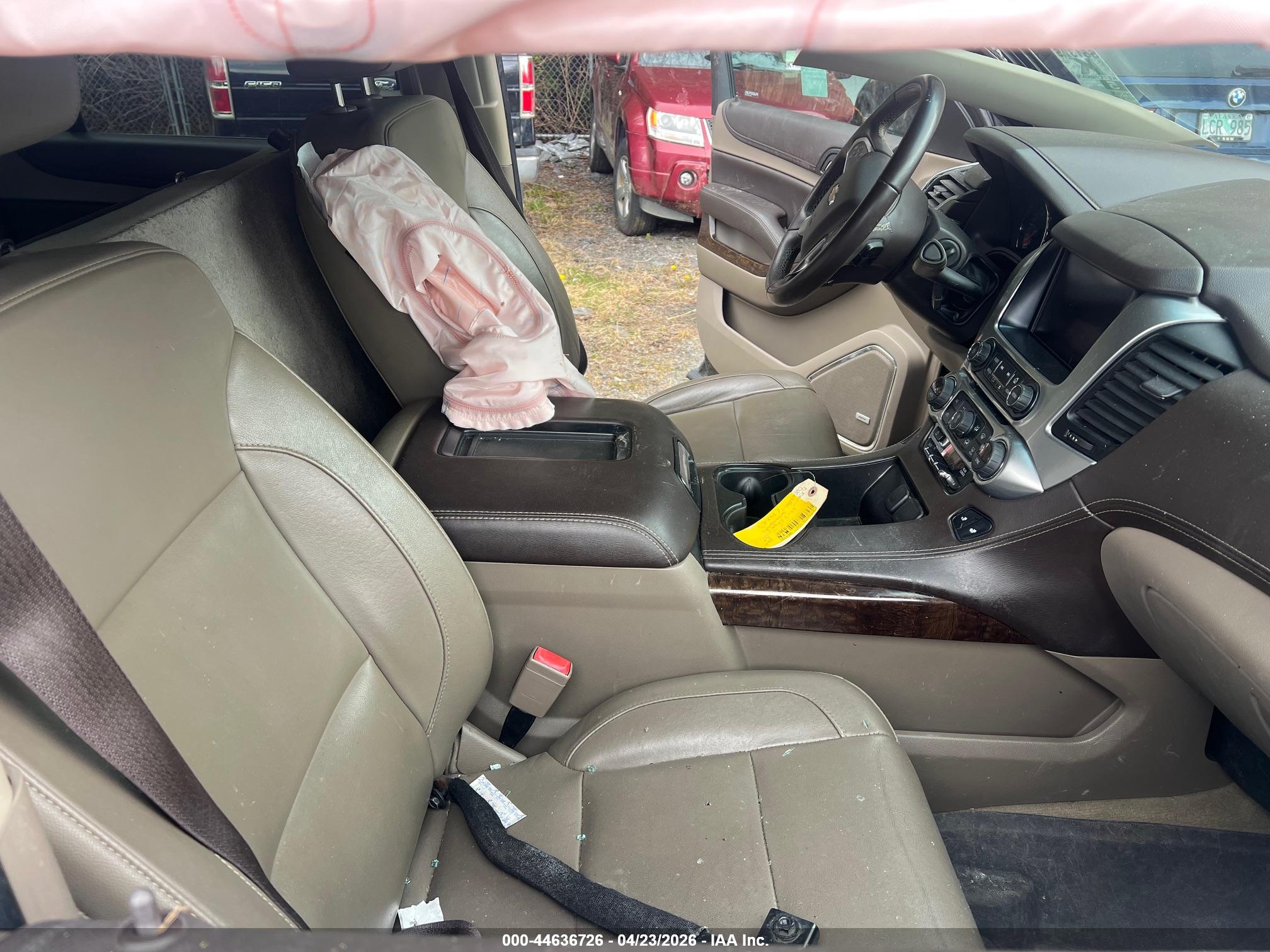 CHEVROLET SUBURBAN image 5