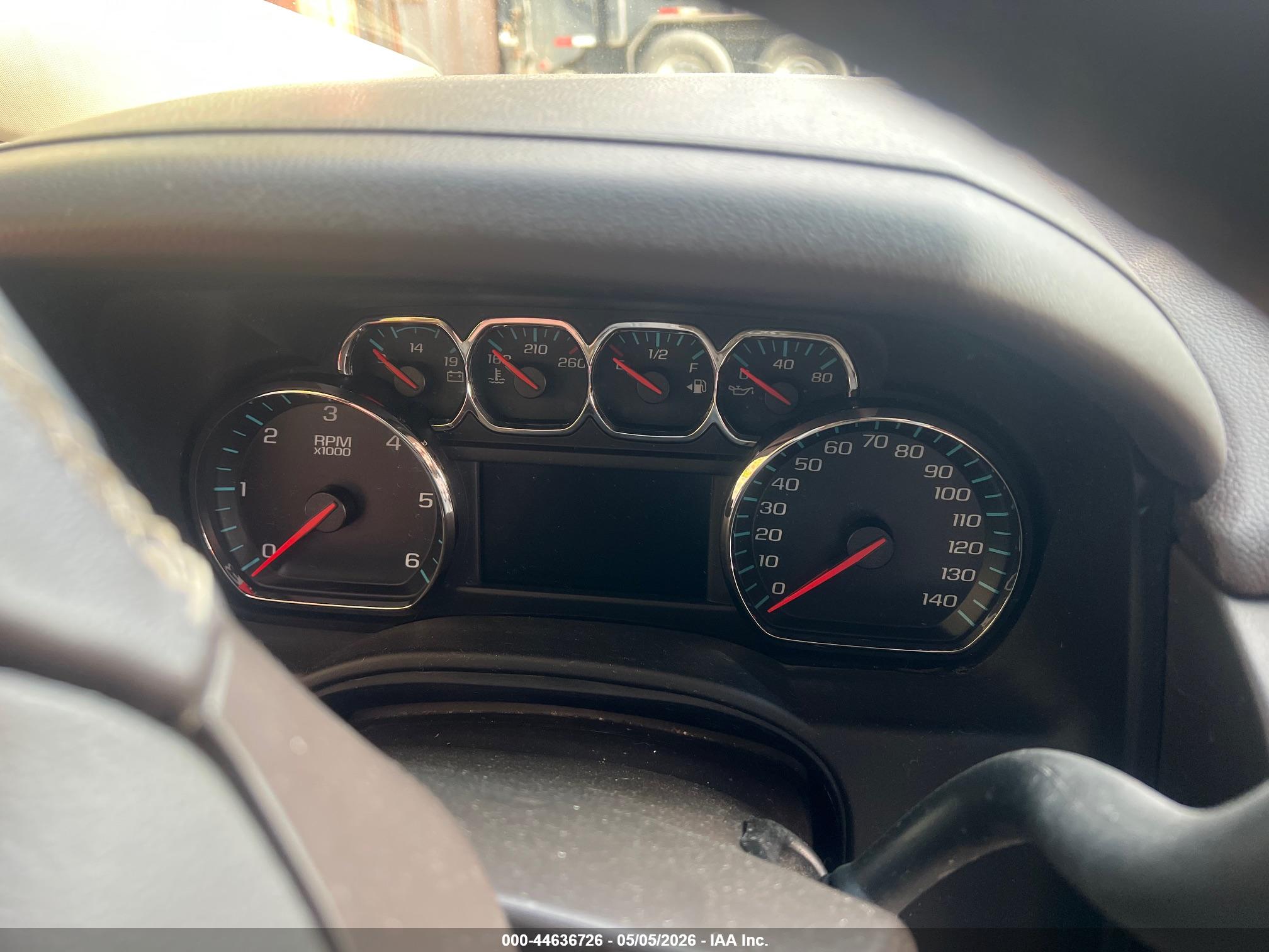 CHEVROLET SUBURBAN image 7