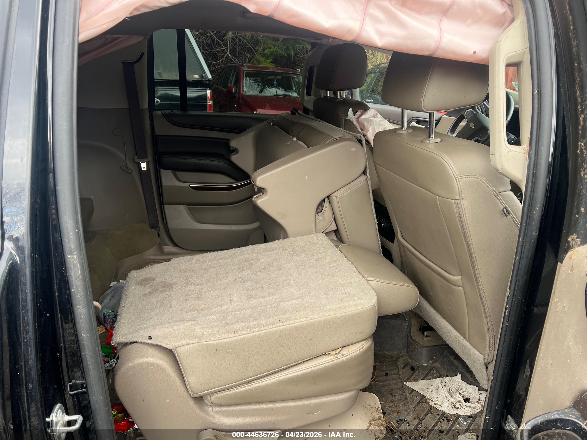 CHEVROLET SUBURBAN image 8