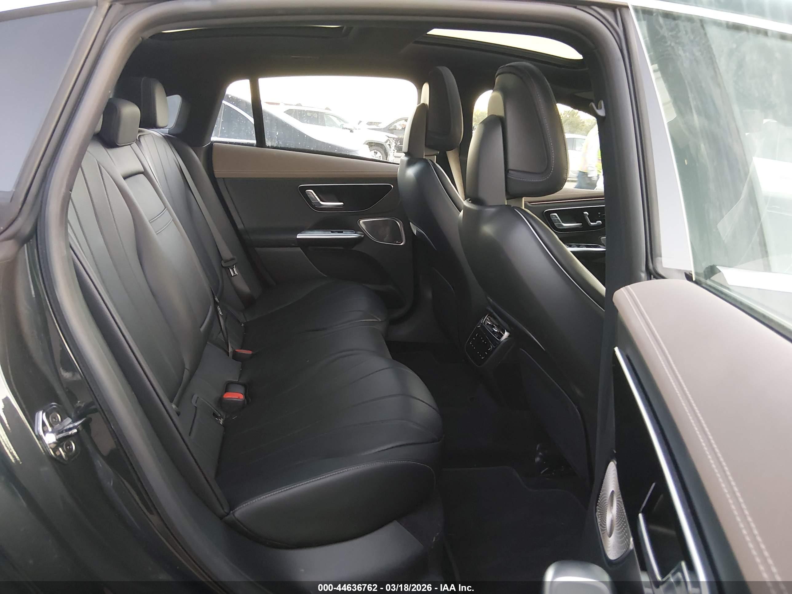 MERCEDES-BENZ EQE image 8