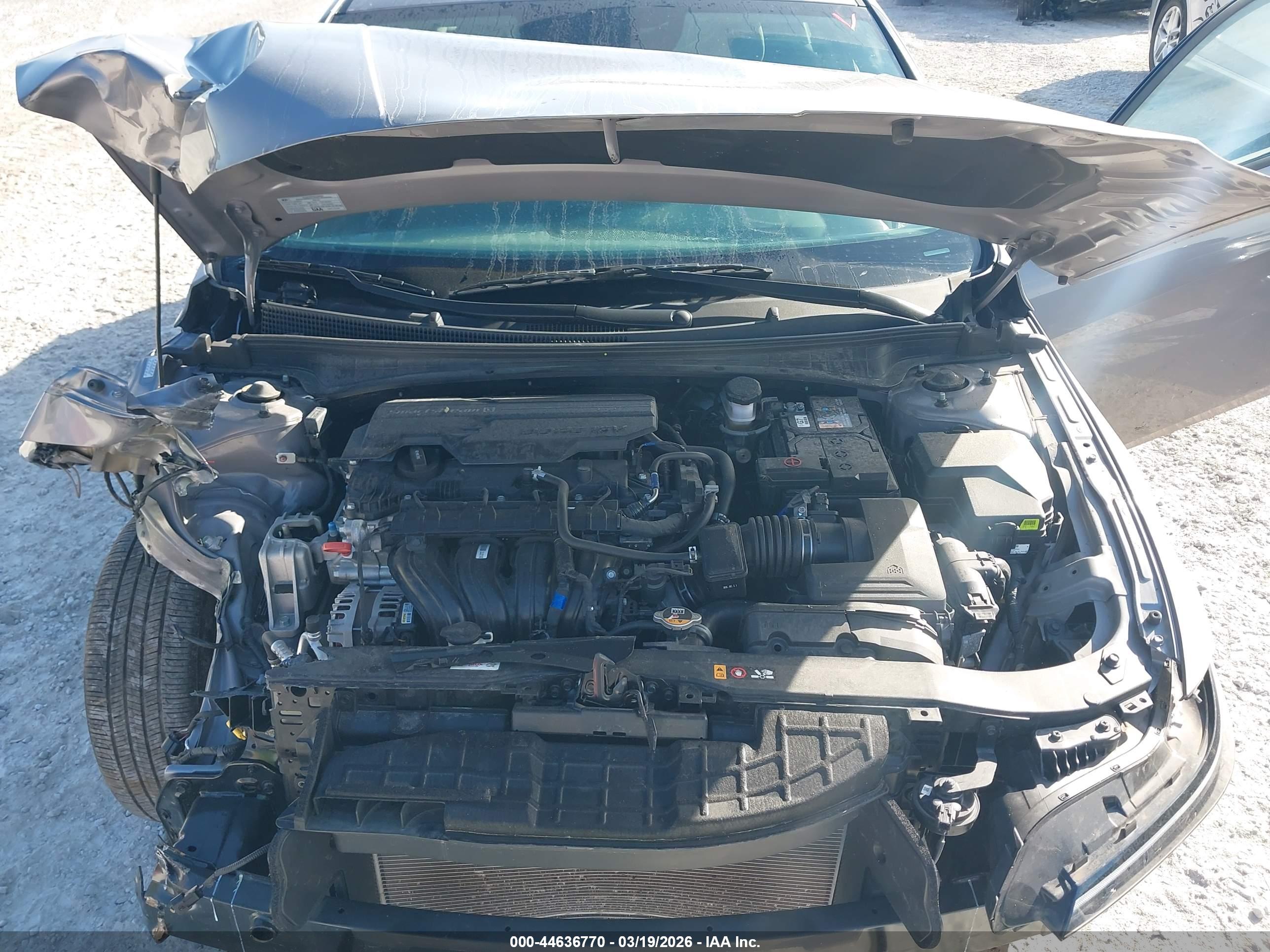 HYUNDAI ELANTRA image 10