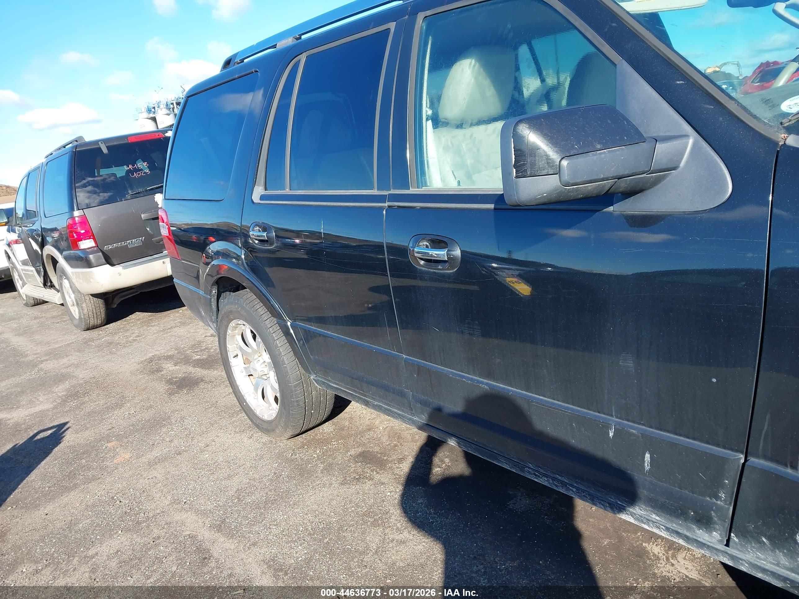 FORD EXPEDITION image 6