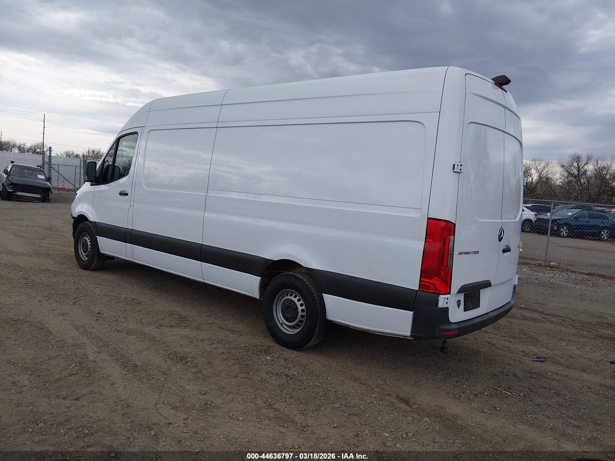 MERCEDES-BENZ SPRINTER image 3