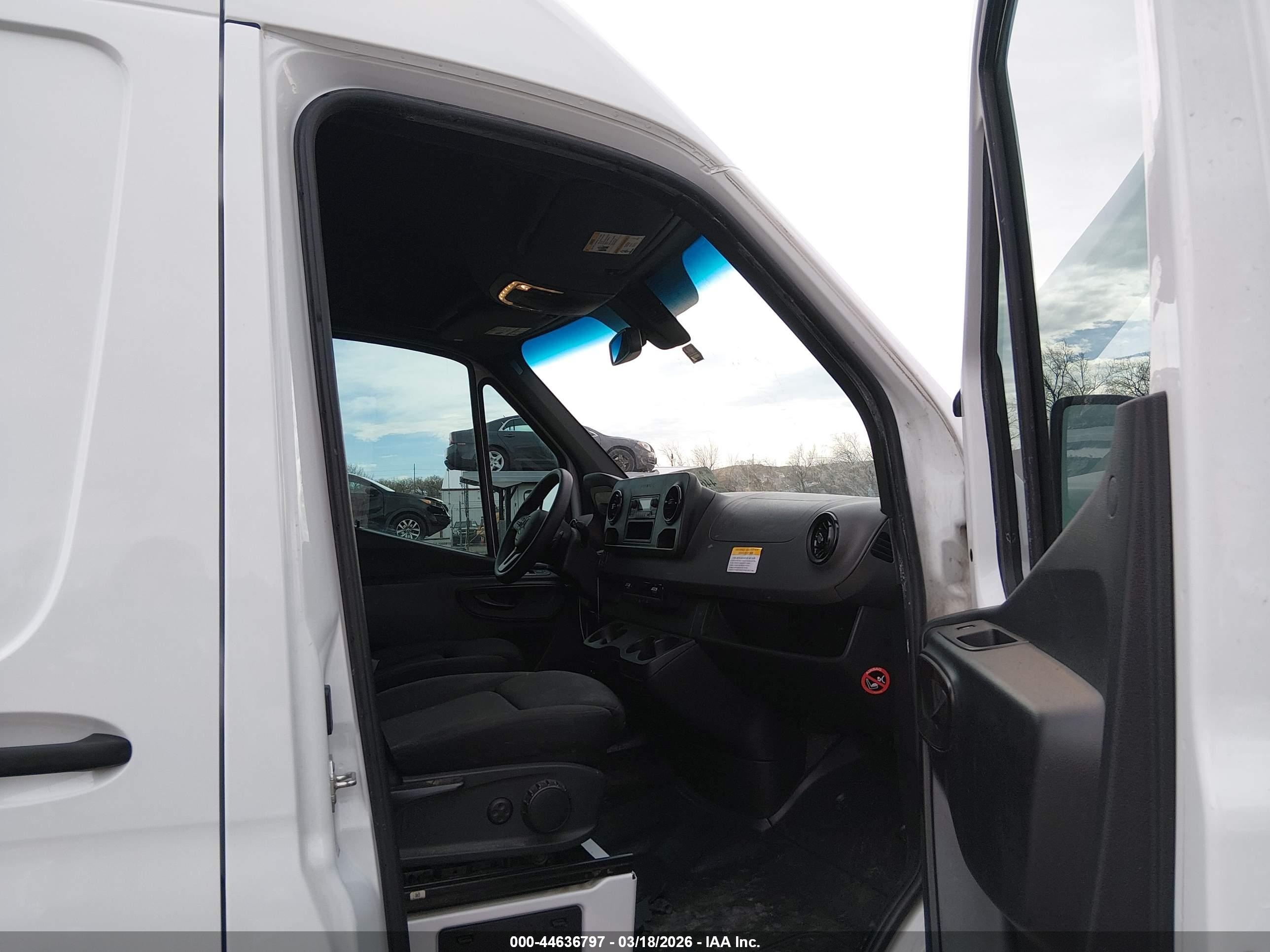 MERCEDES-BENZ SPRINTER image 5