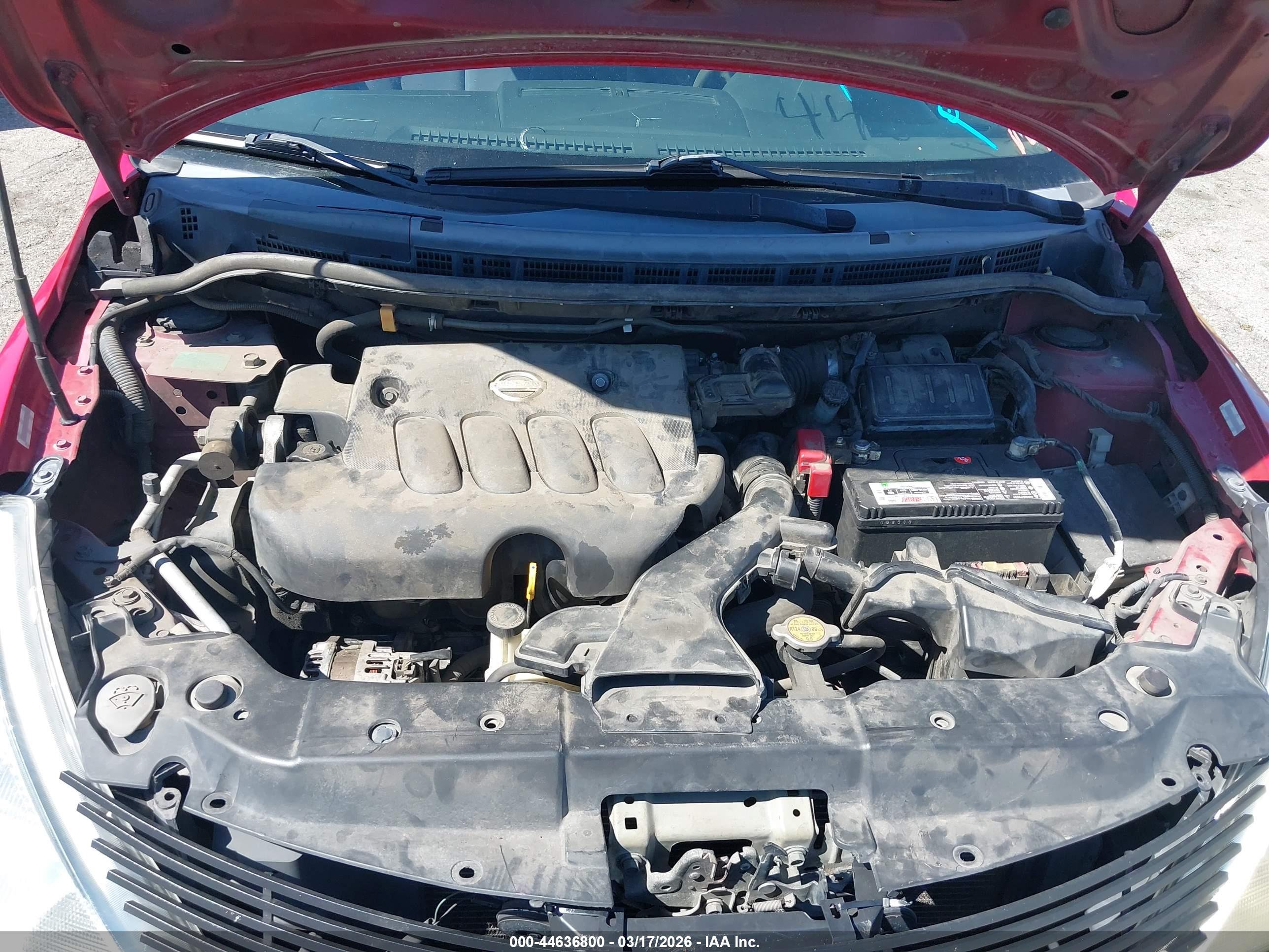 NISSAN VERSA image 10