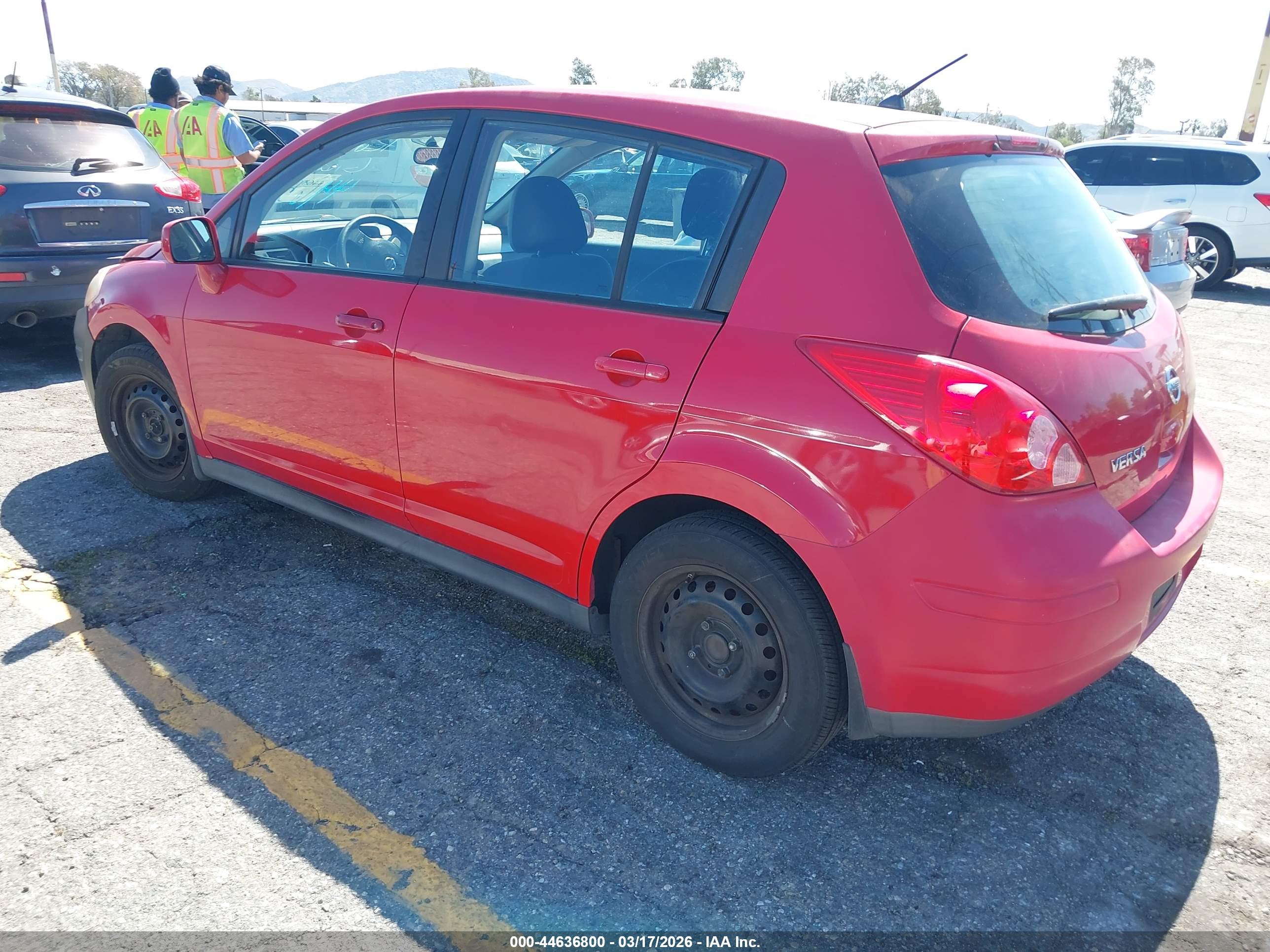 NISSAN VERSA image 3