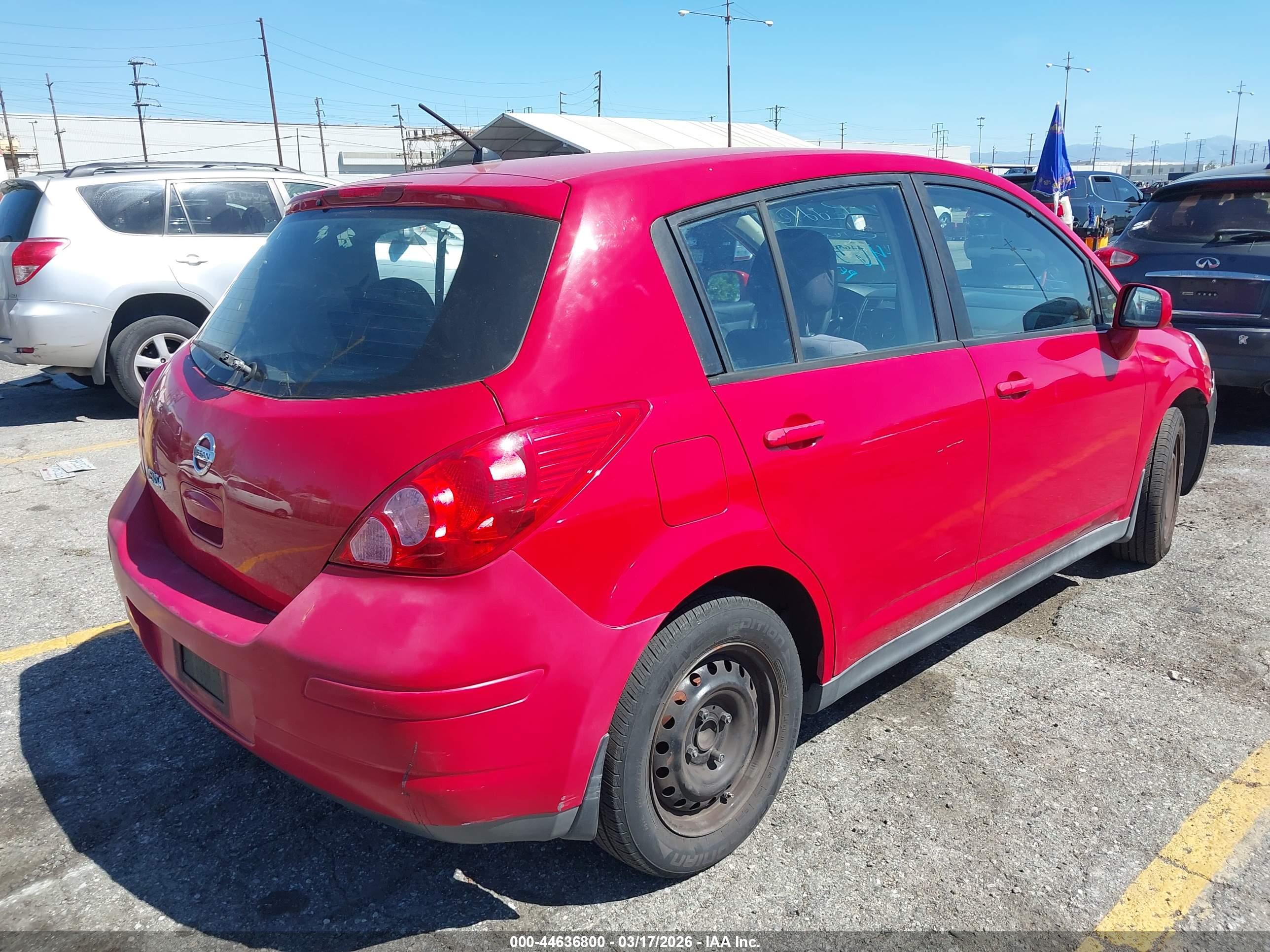 NISSAN VERSA image 4