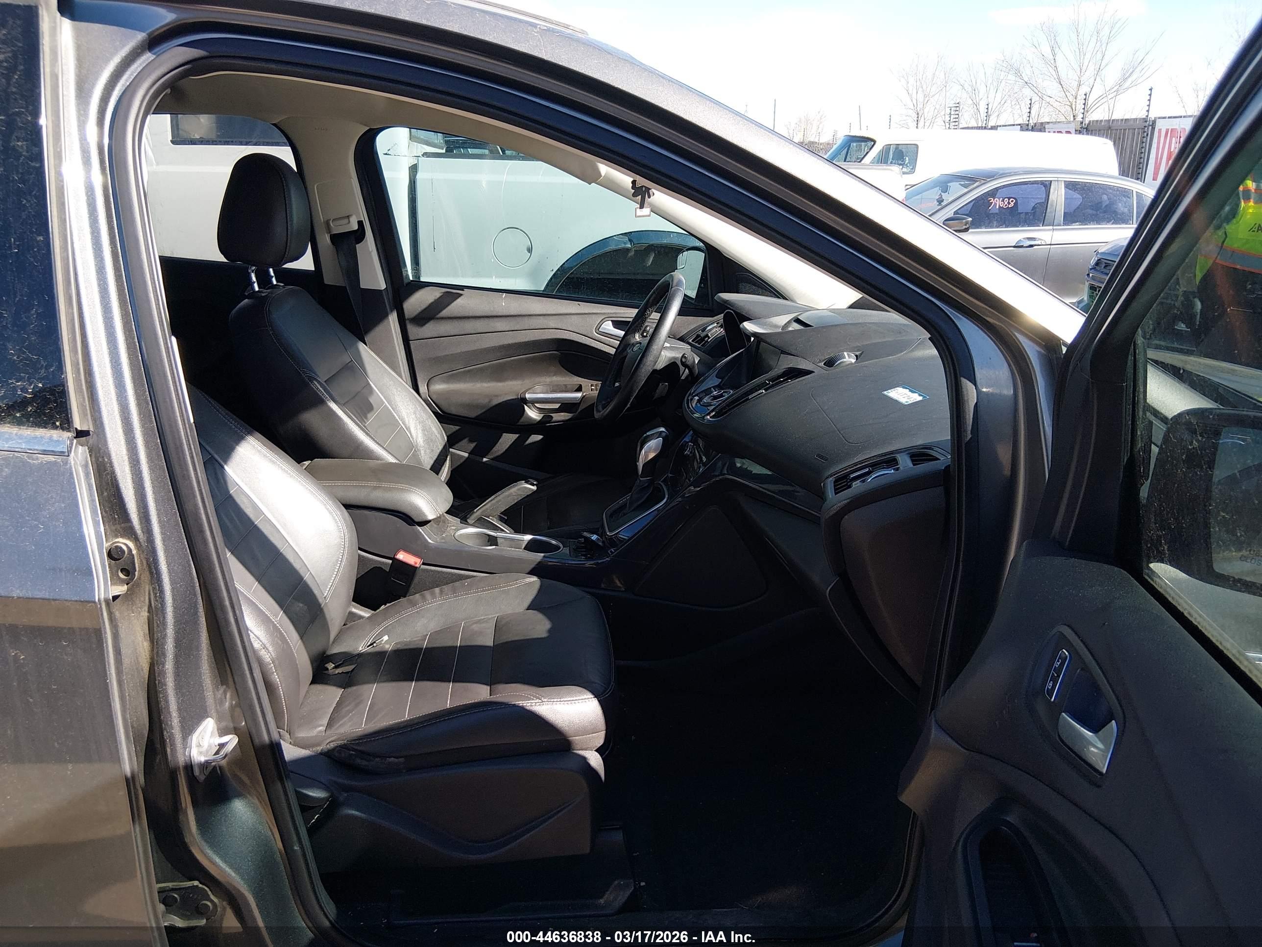 FORD ESCAPE image 5