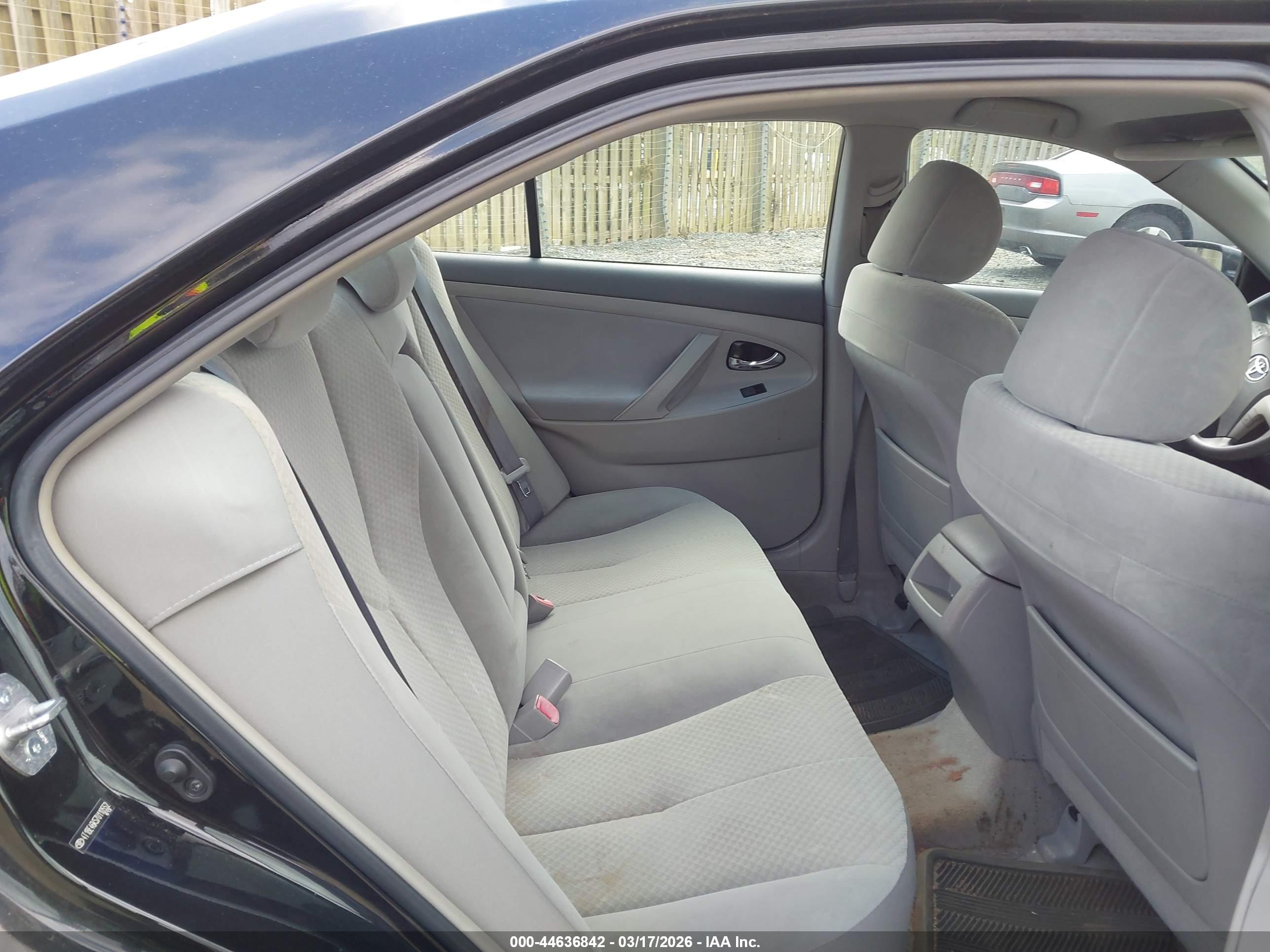 TOYOTA CAMRY image 8