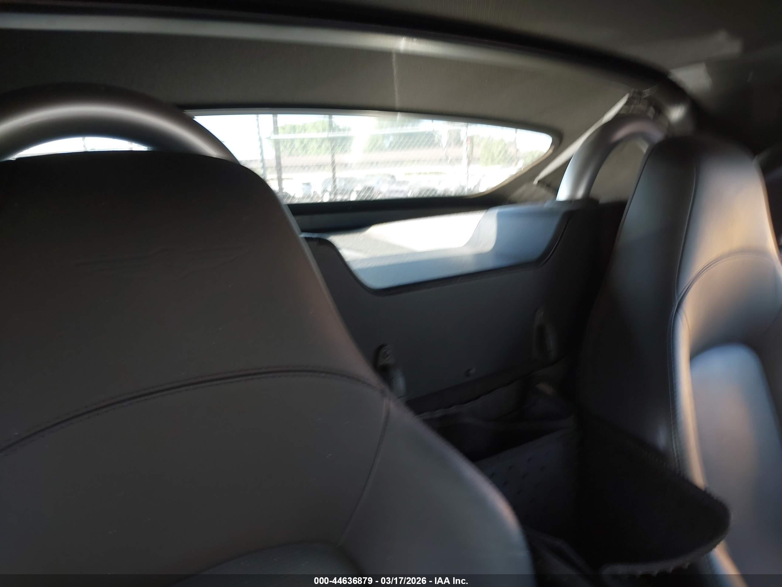 CHRYSLER CROSSFIRE image 8