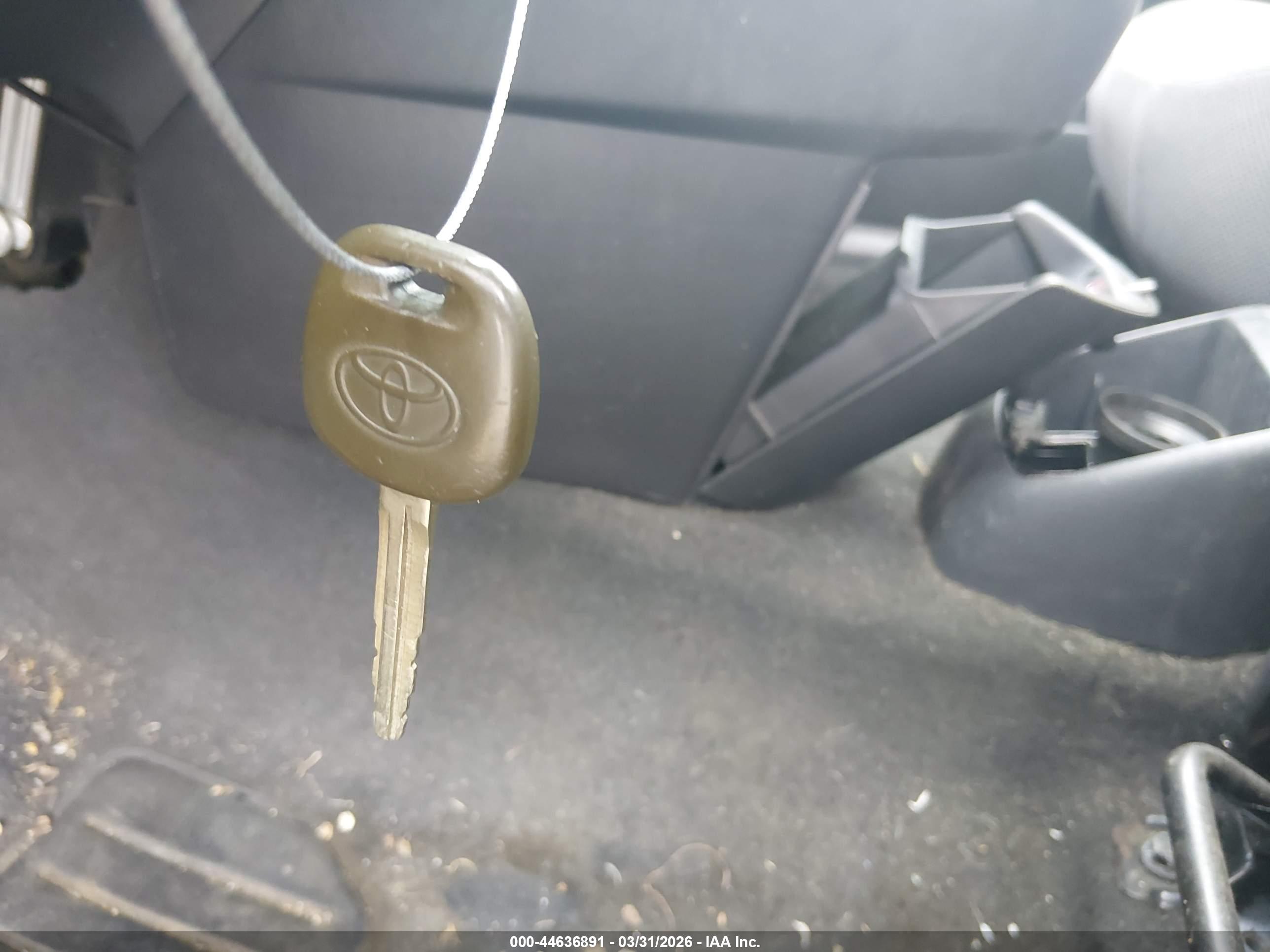 TOYOTA MATRIX image 11