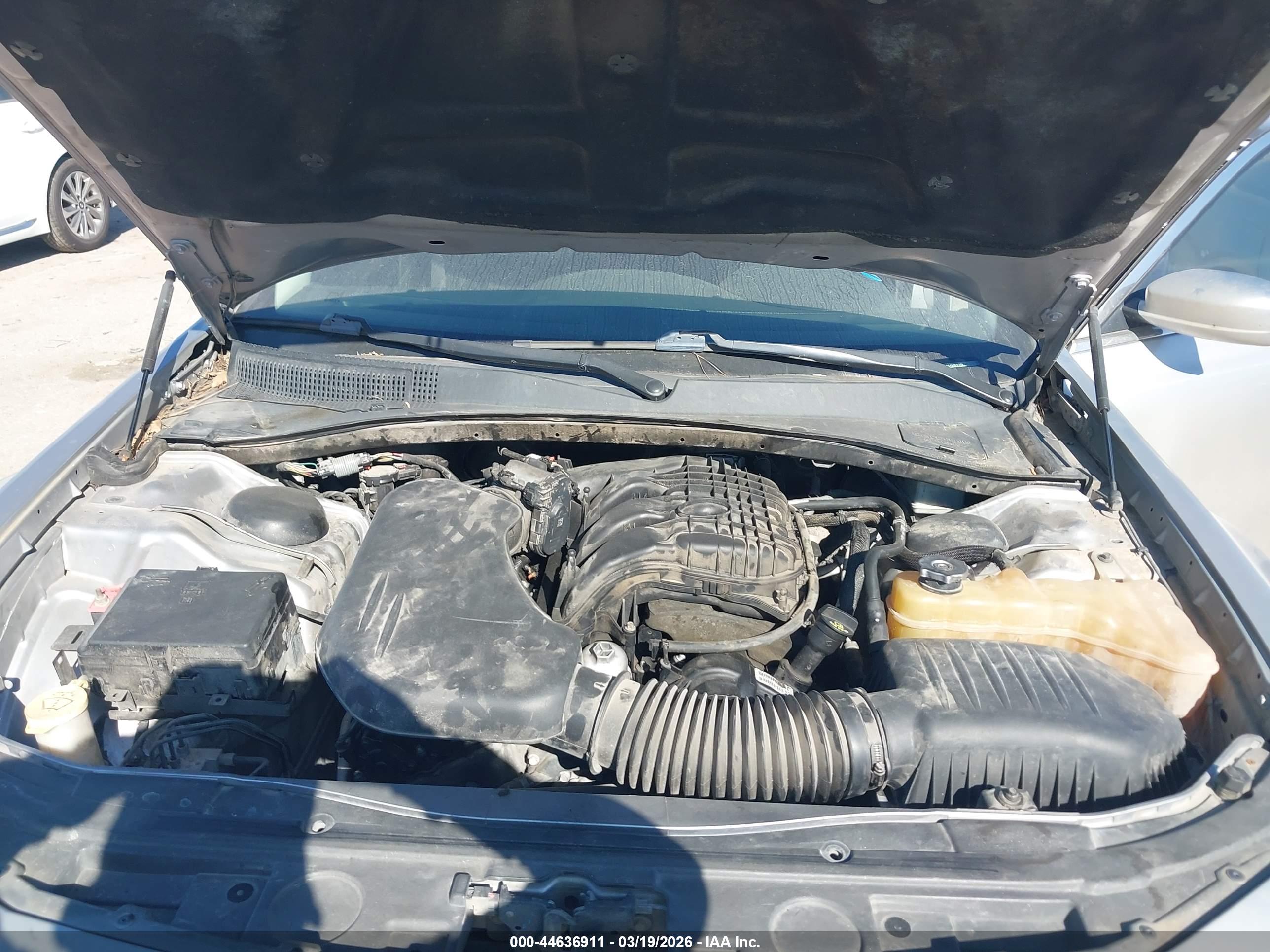 CHRYSLER 300C image 10