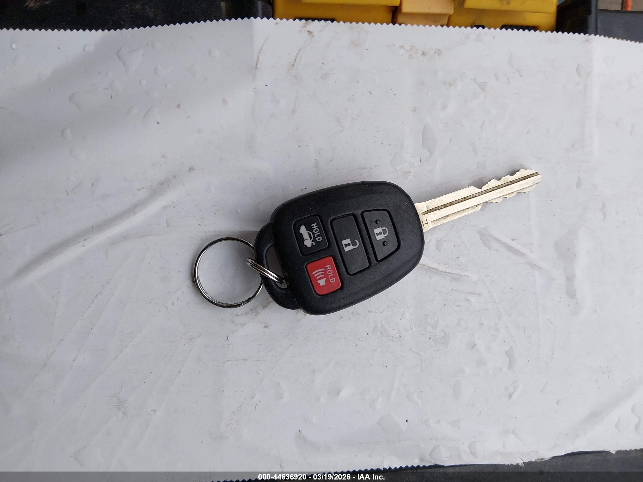TOYOTA CAMRY image 11