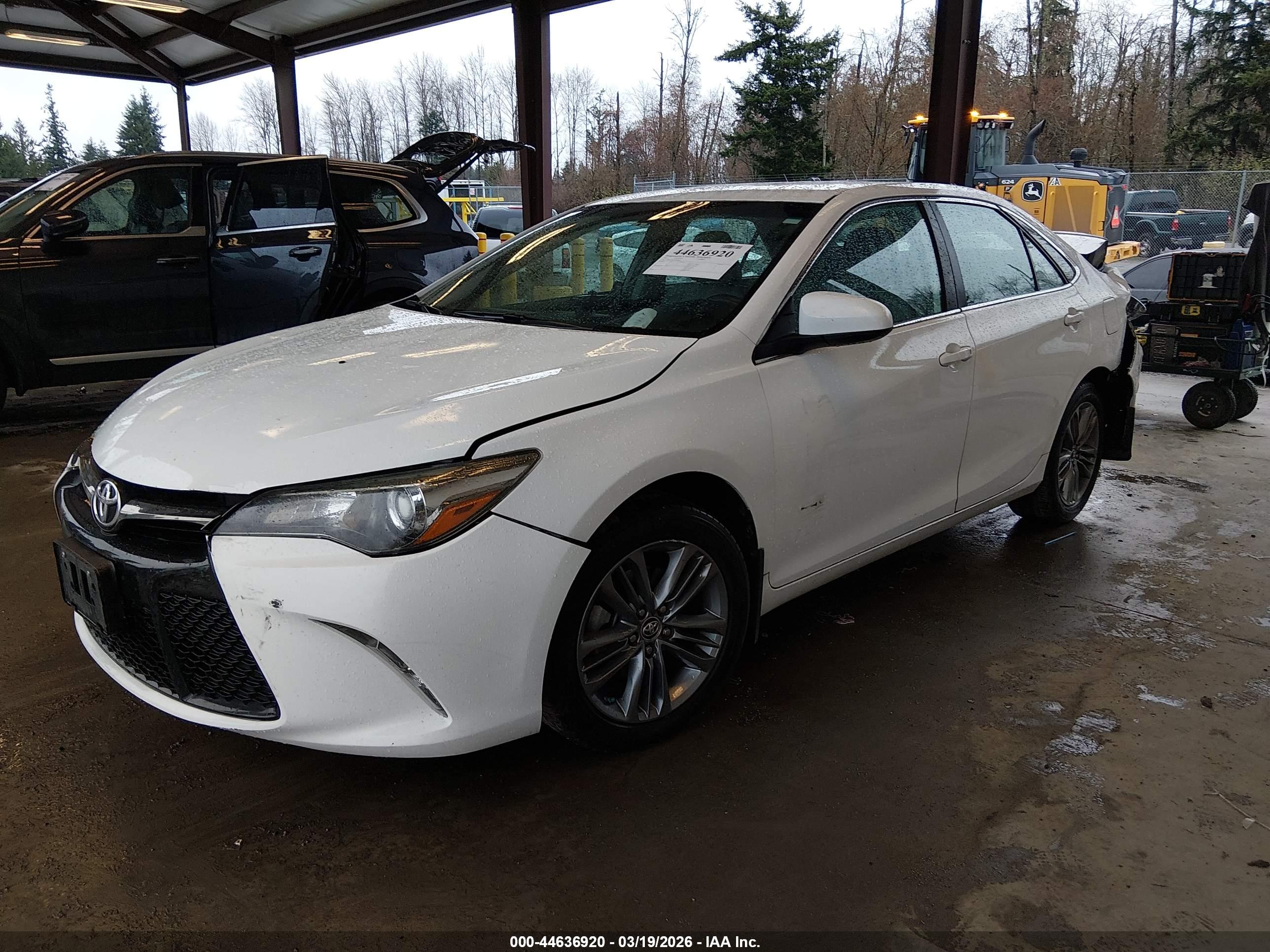 TOYOTA CAMRY image 2