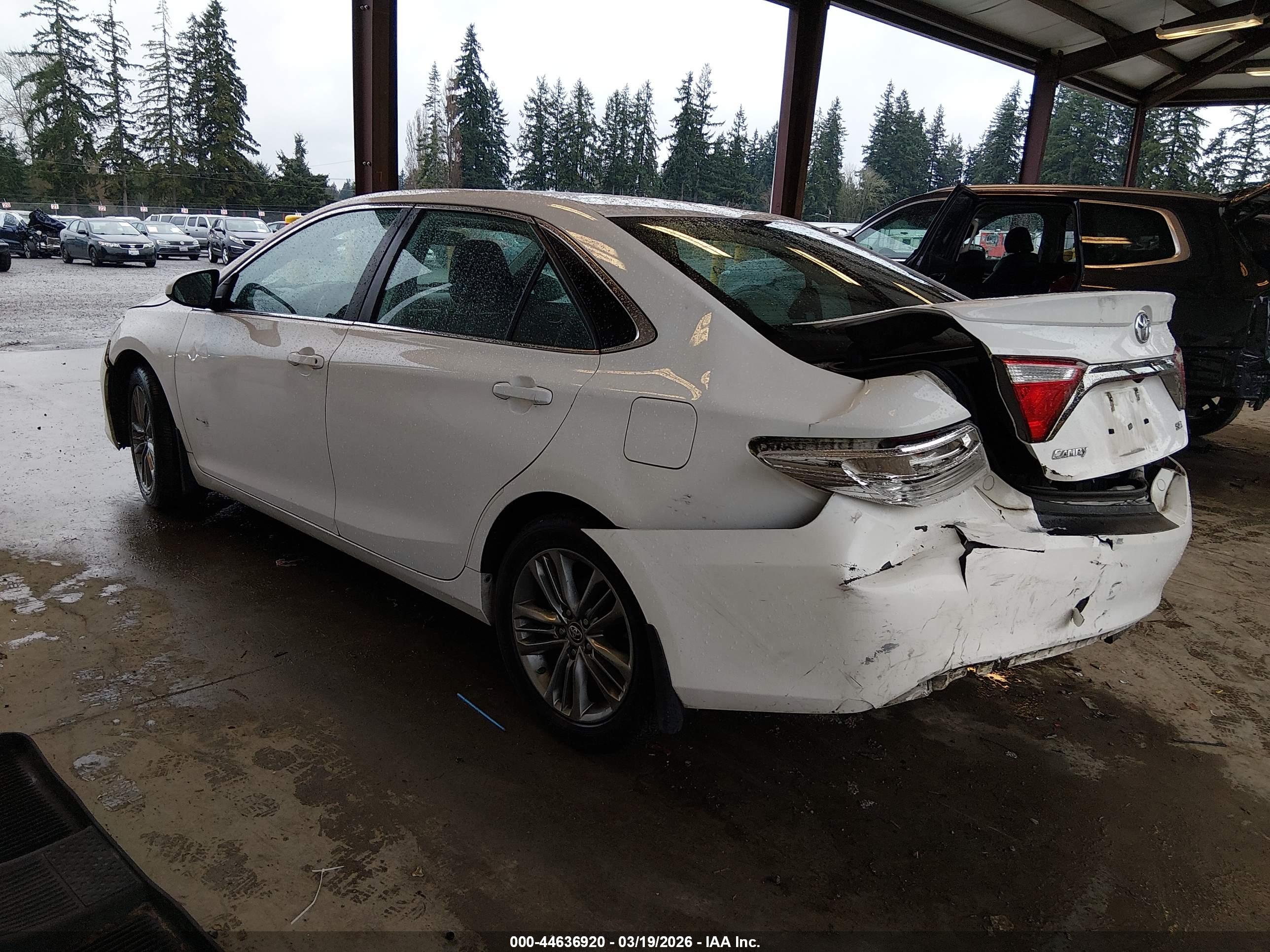 TOYOTA CAMRY image 3