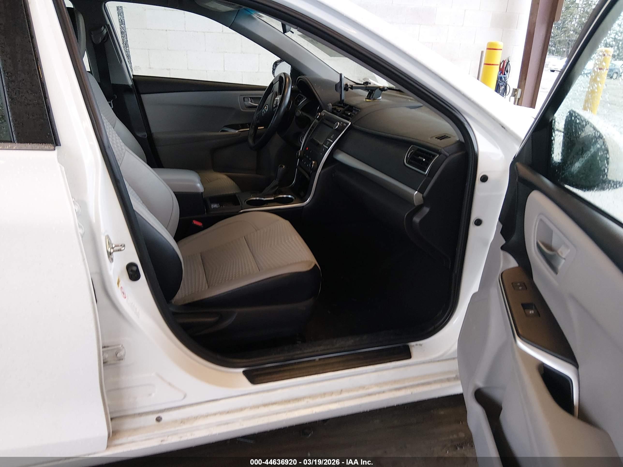 TOYOTA CAMRY image 5