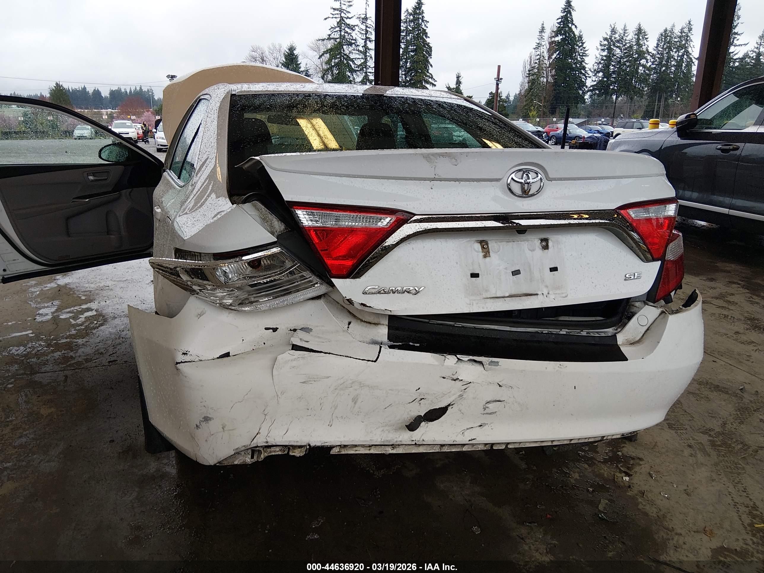 TOYOTA CAMRY image 6