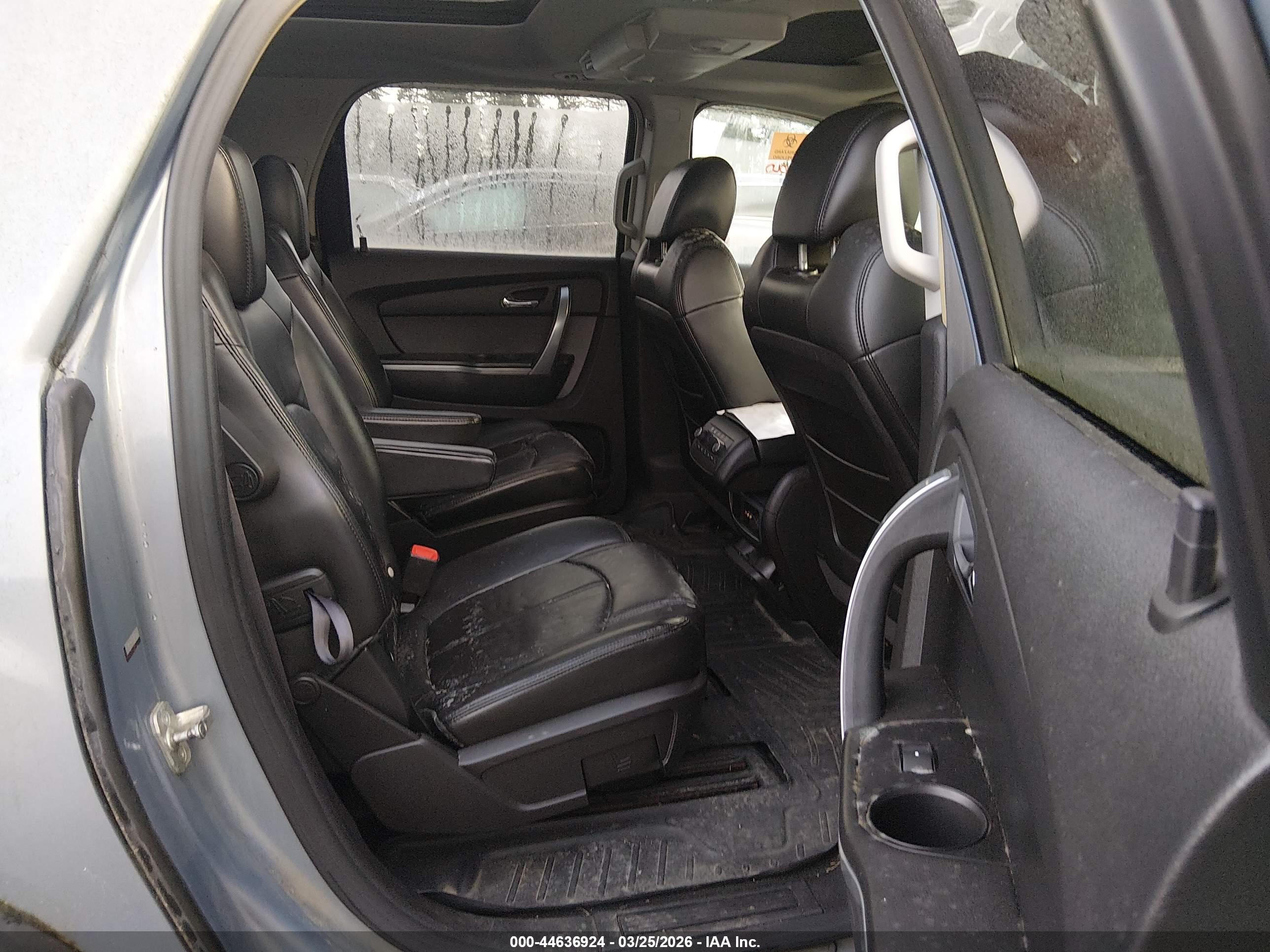 GMC ACADIA image 8