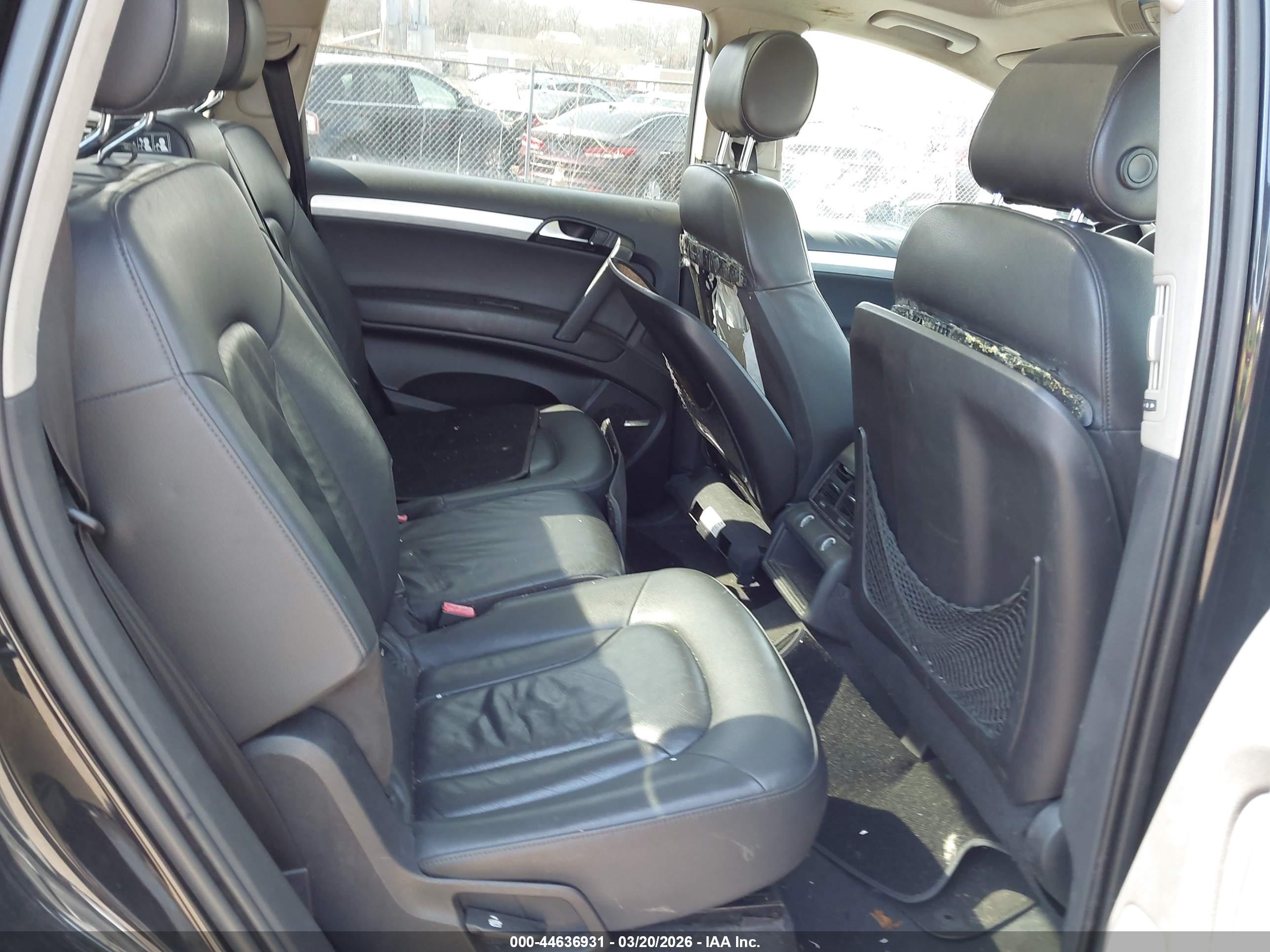 AUDI Q7 image 8