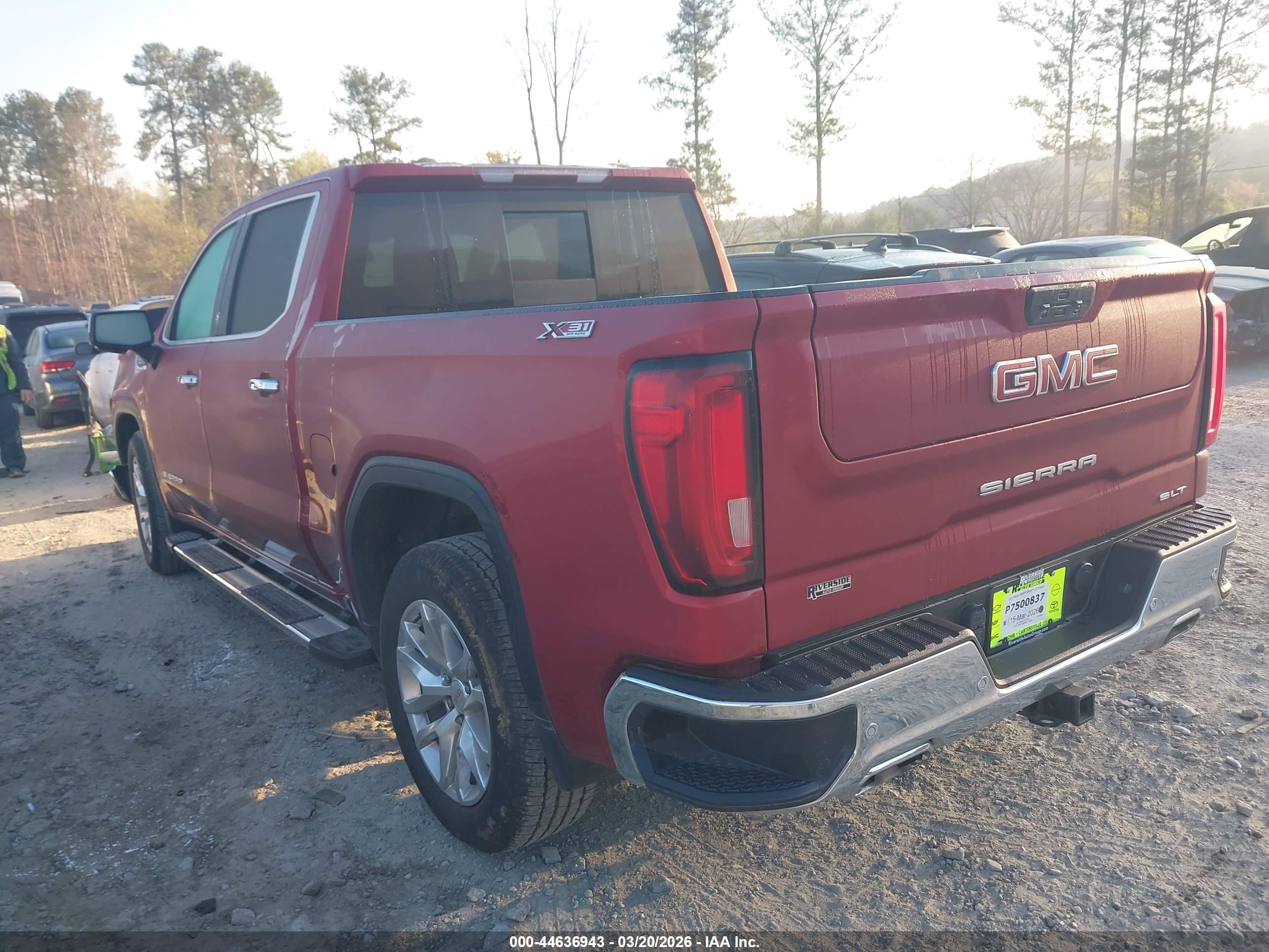 GMC SIERRA image 3