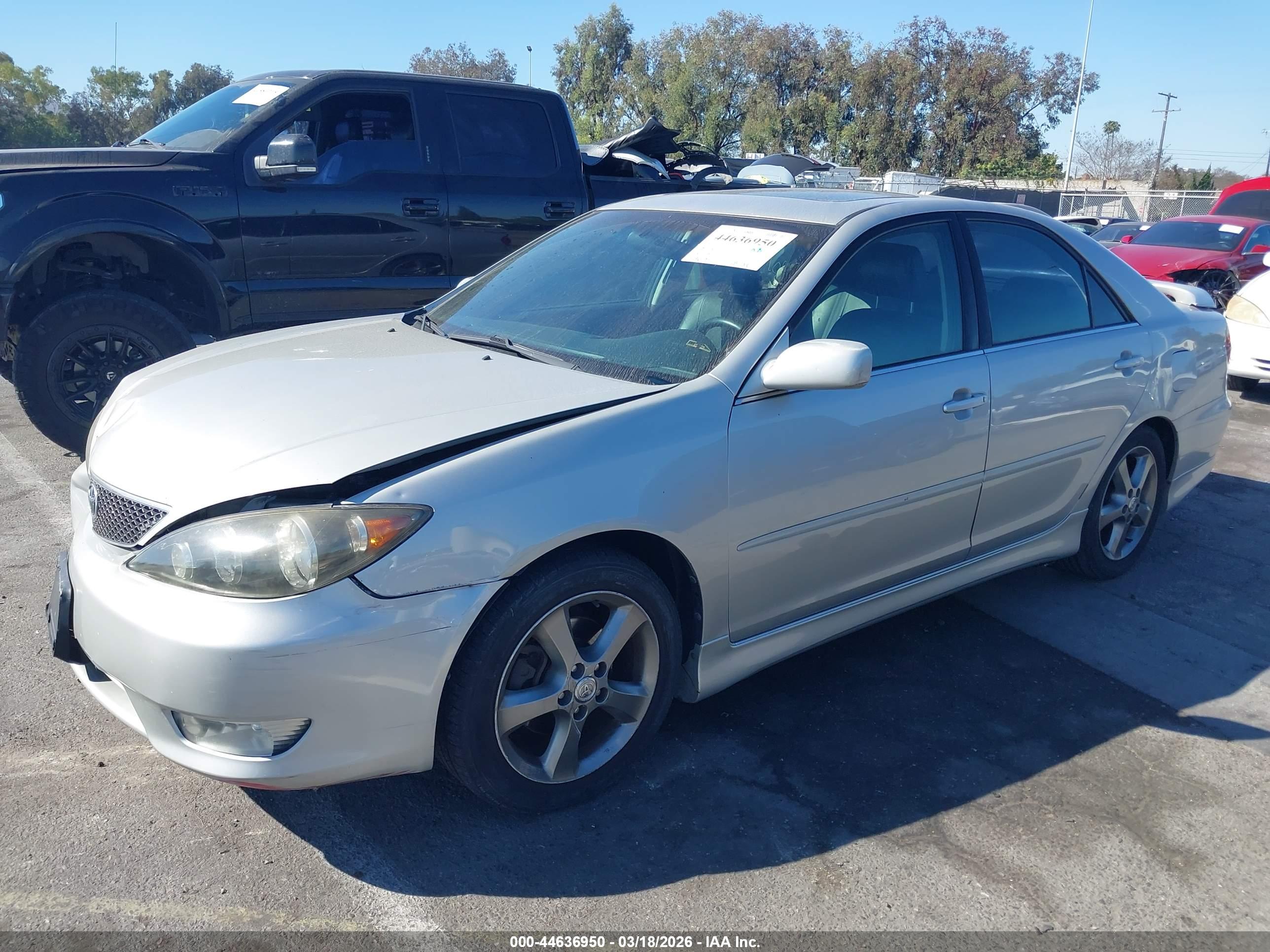 TOYOTA CAMRY image 2