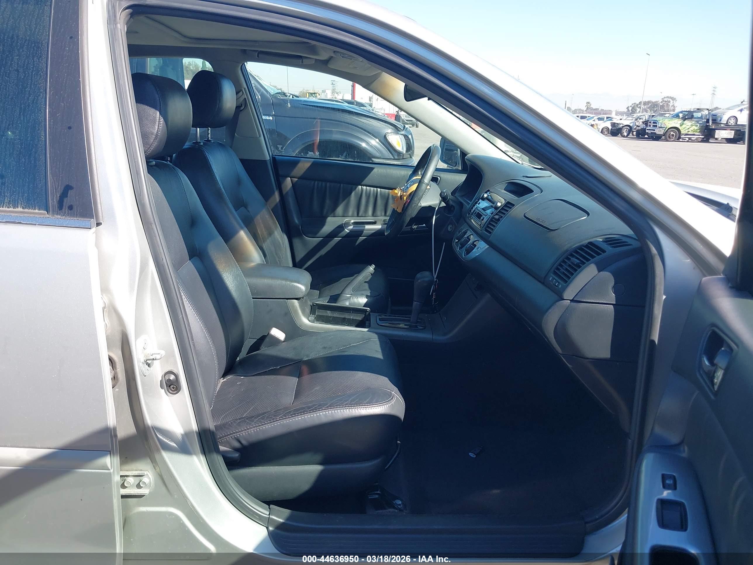 TOYOTA CAMRY image 5