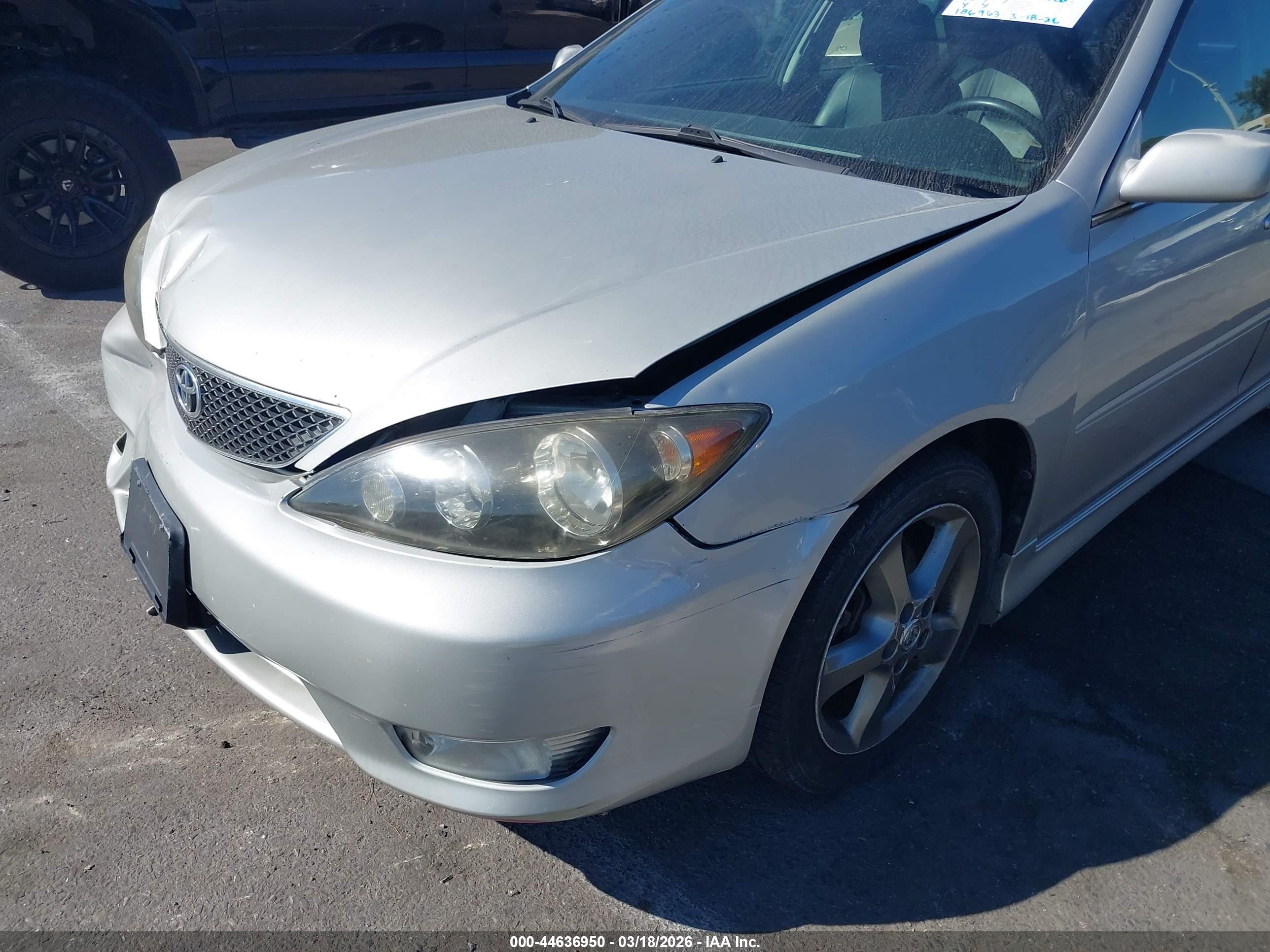 TOYOTA CAMRY image 6