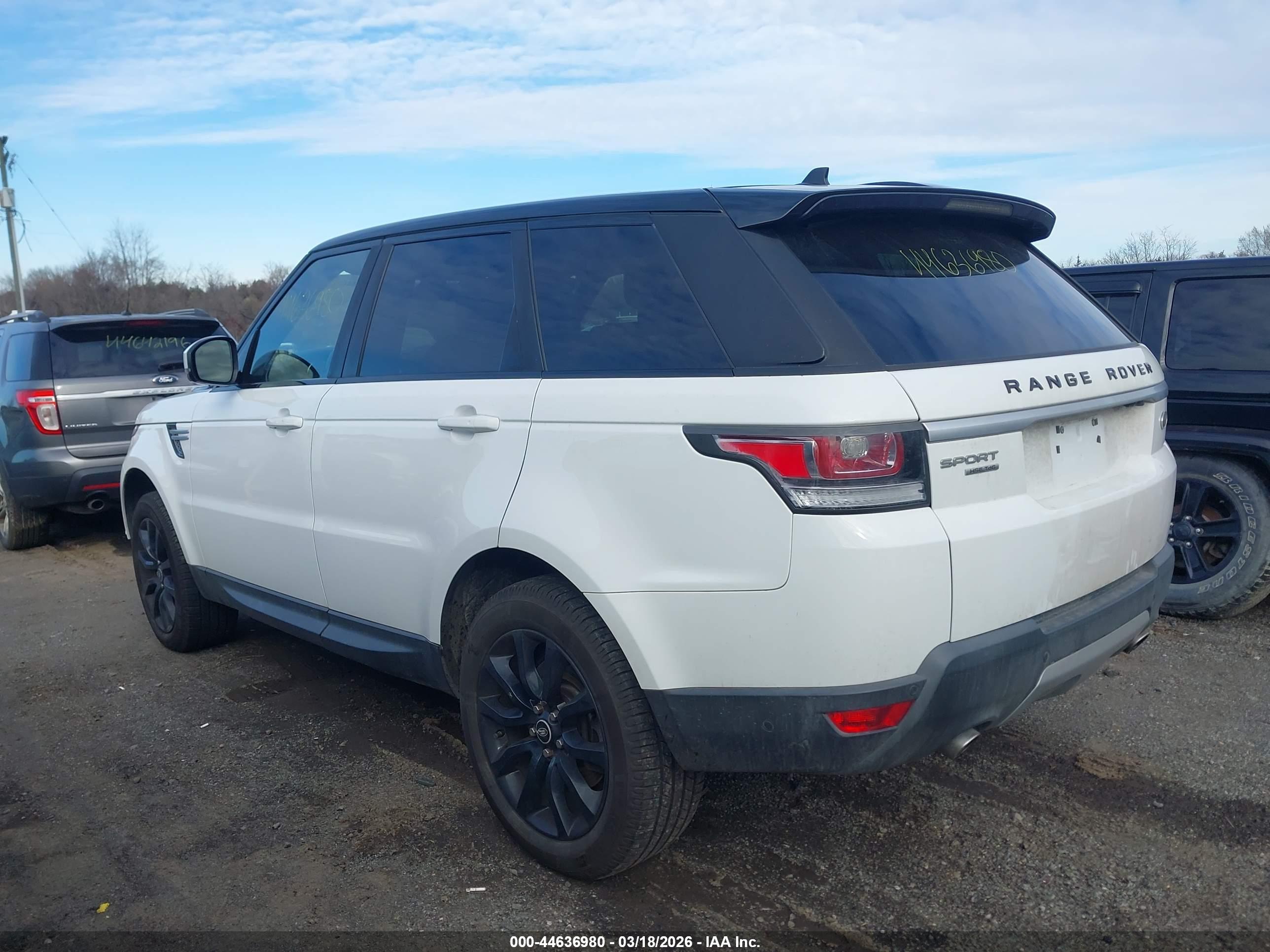 LAND ROVER image 3