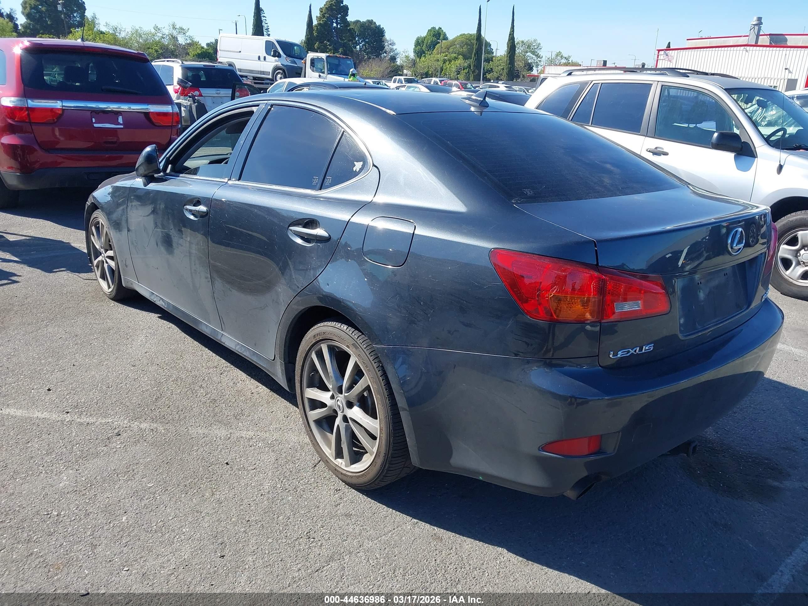 LEXUS IS image 3