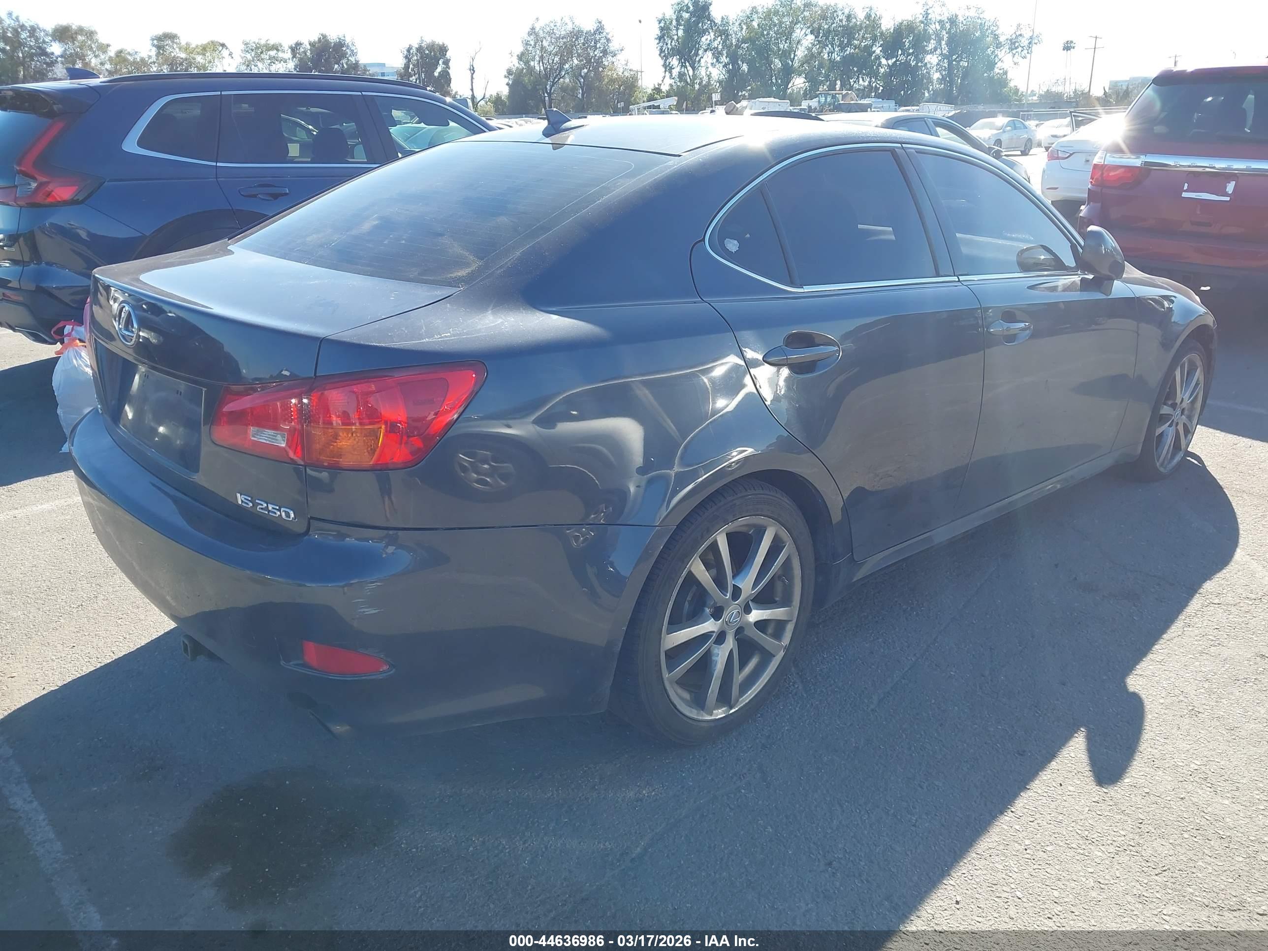 LEXUS IS image 4