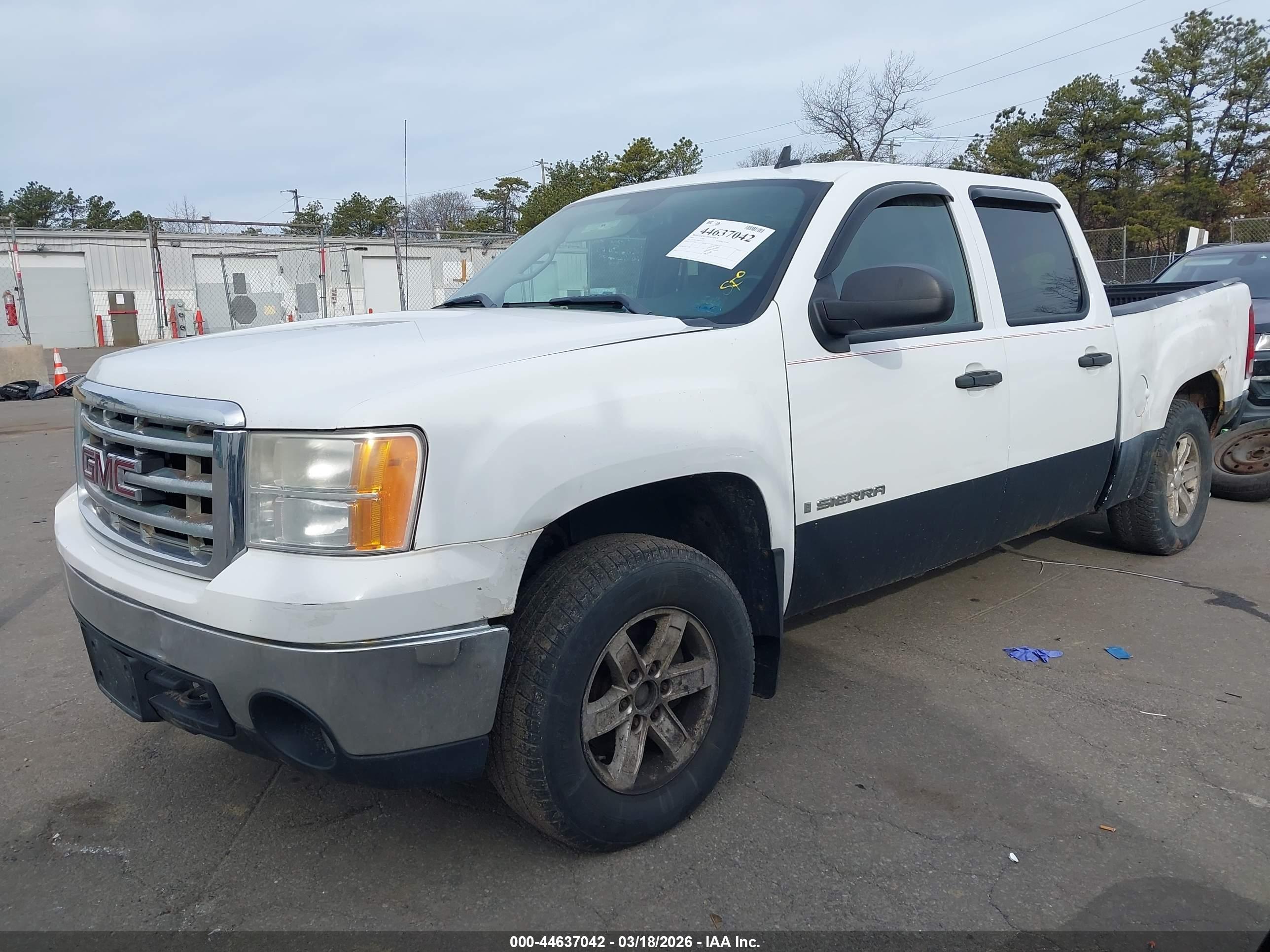 GMC SIERRA image 2