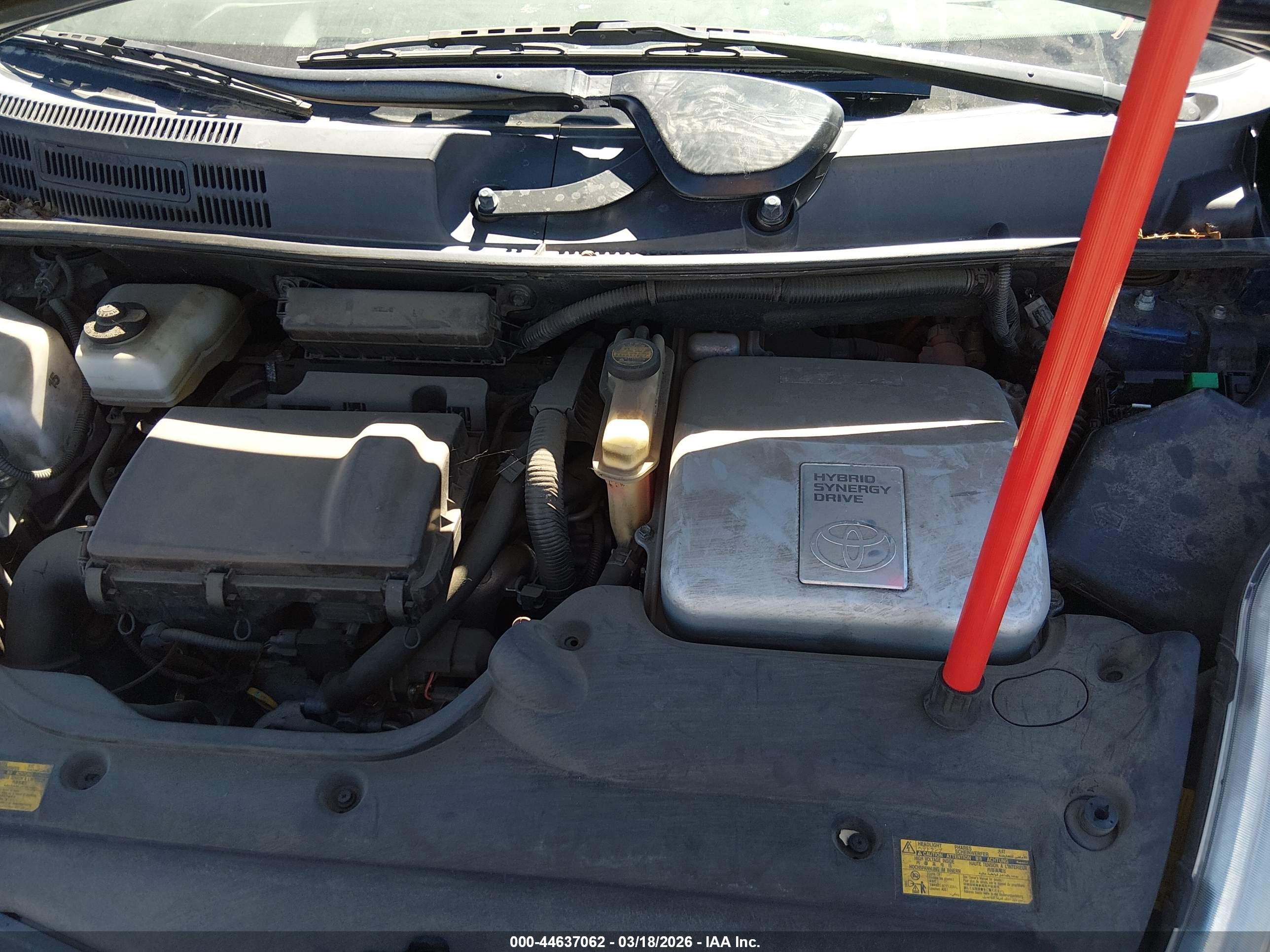 TOYOTA PRIUS image 10