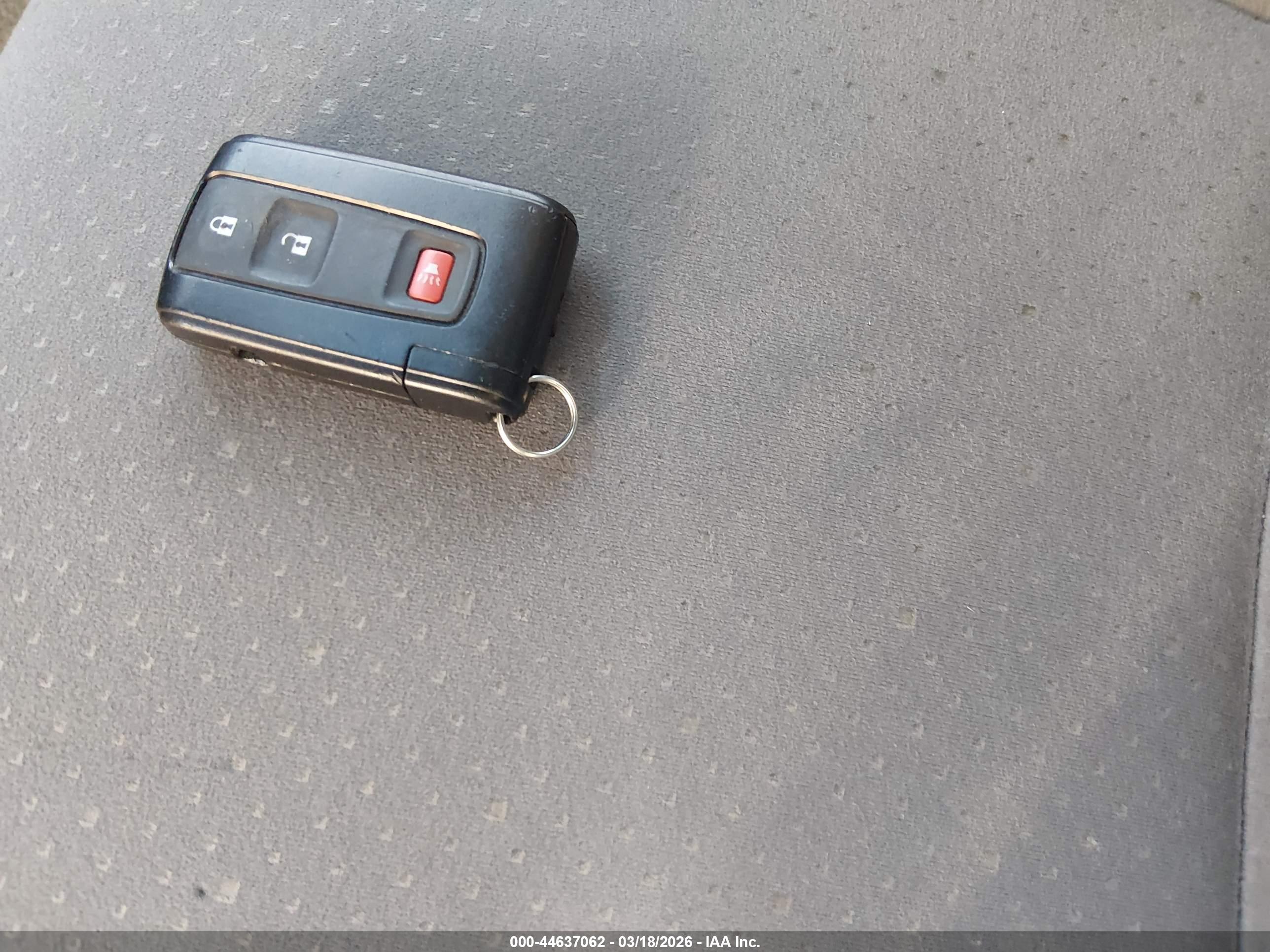 TOYOTA PRIUS image 11