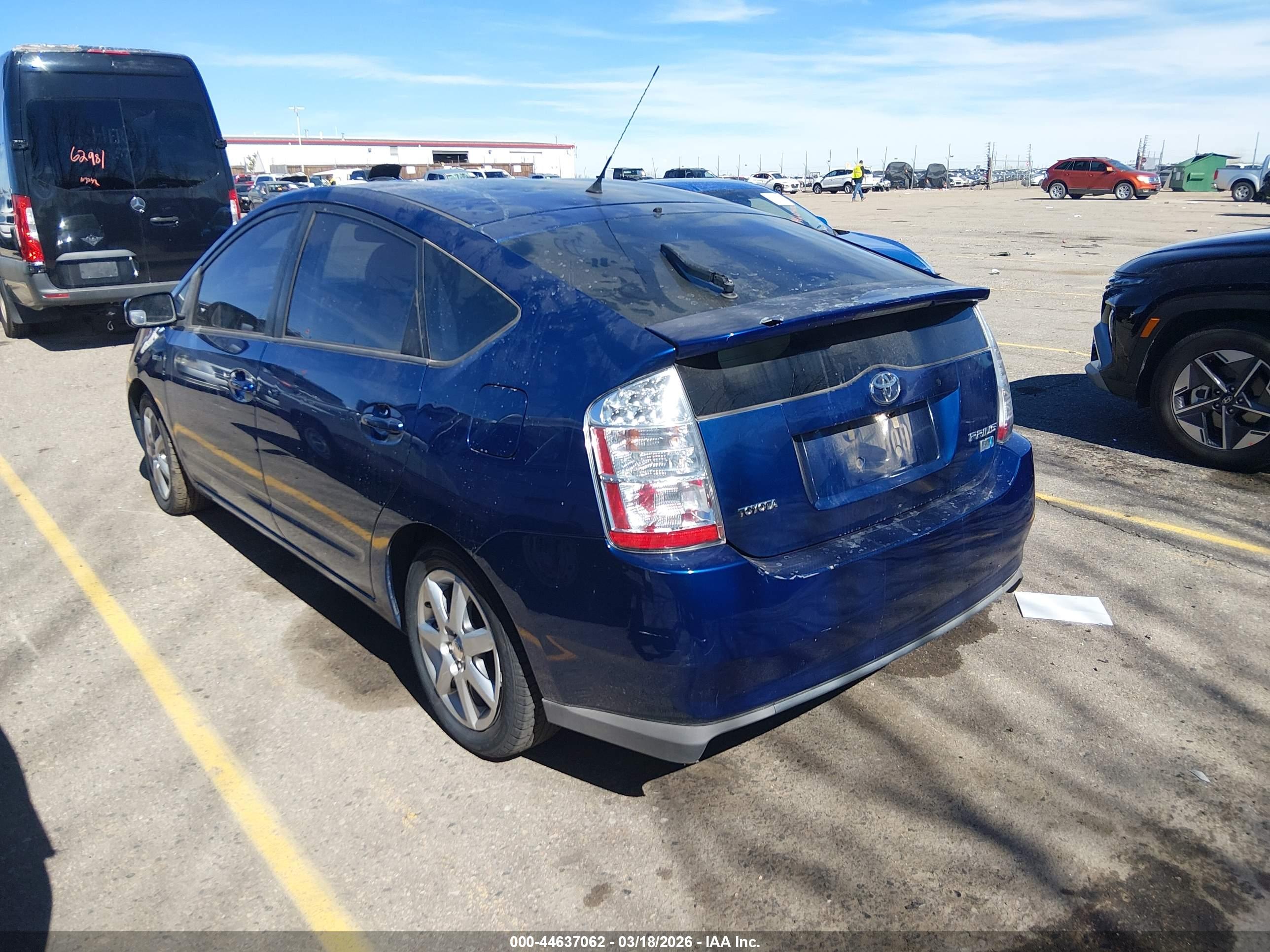TOYOTA PRIUS image 3