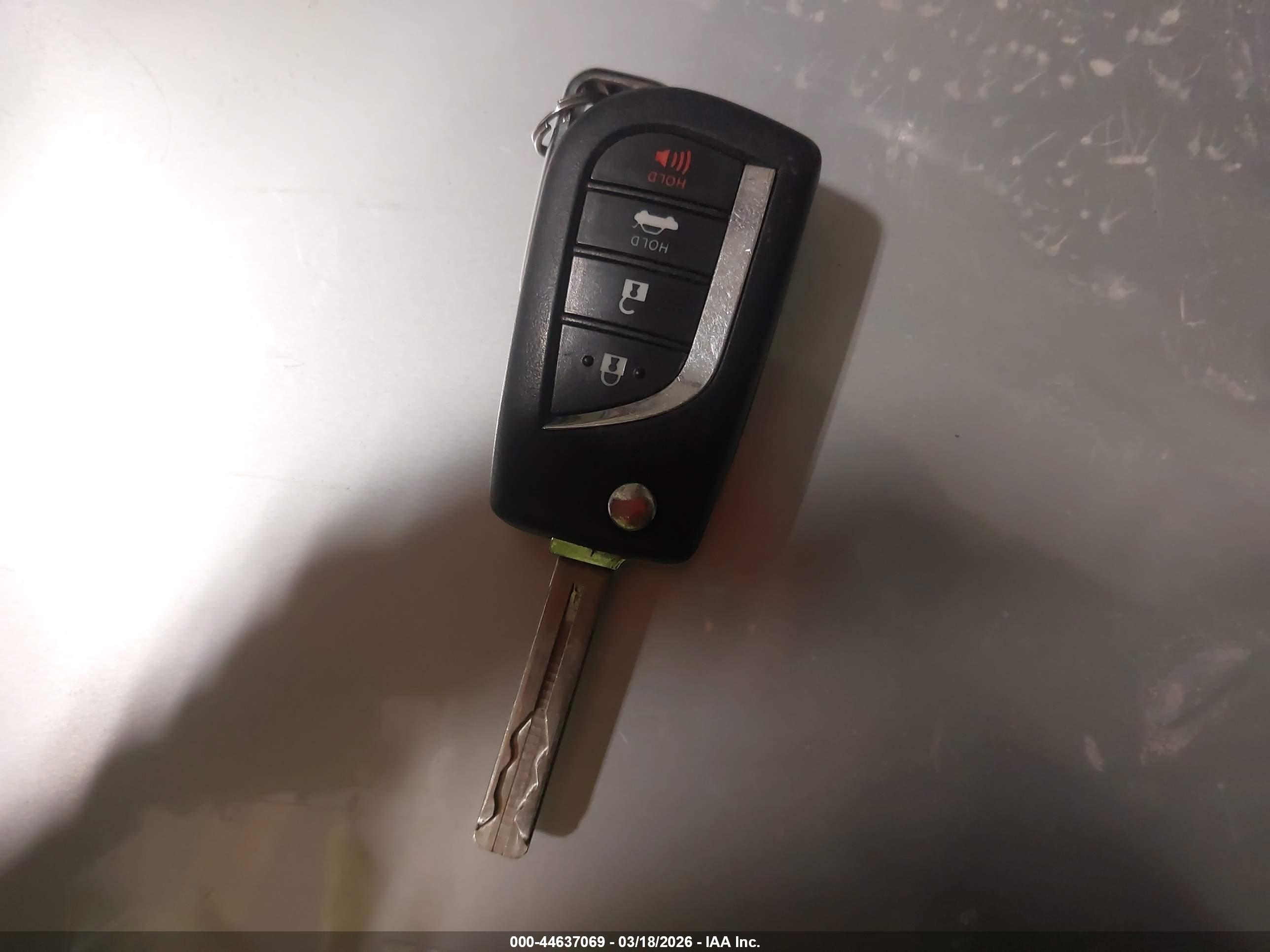 TOYOTA CAMRY image 11